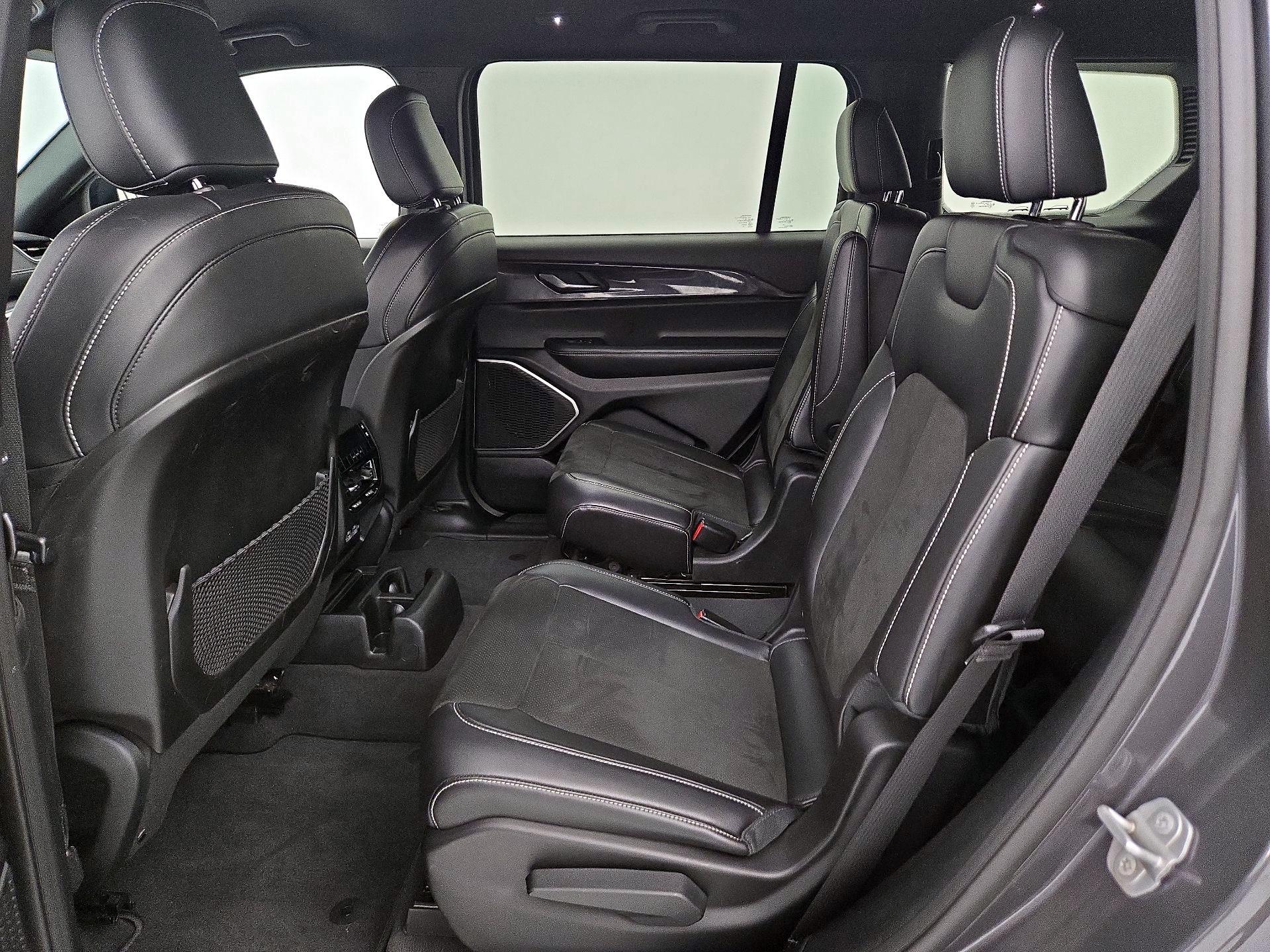 Thumbnail: 2021 Jeep Grand Cherokee L - 17