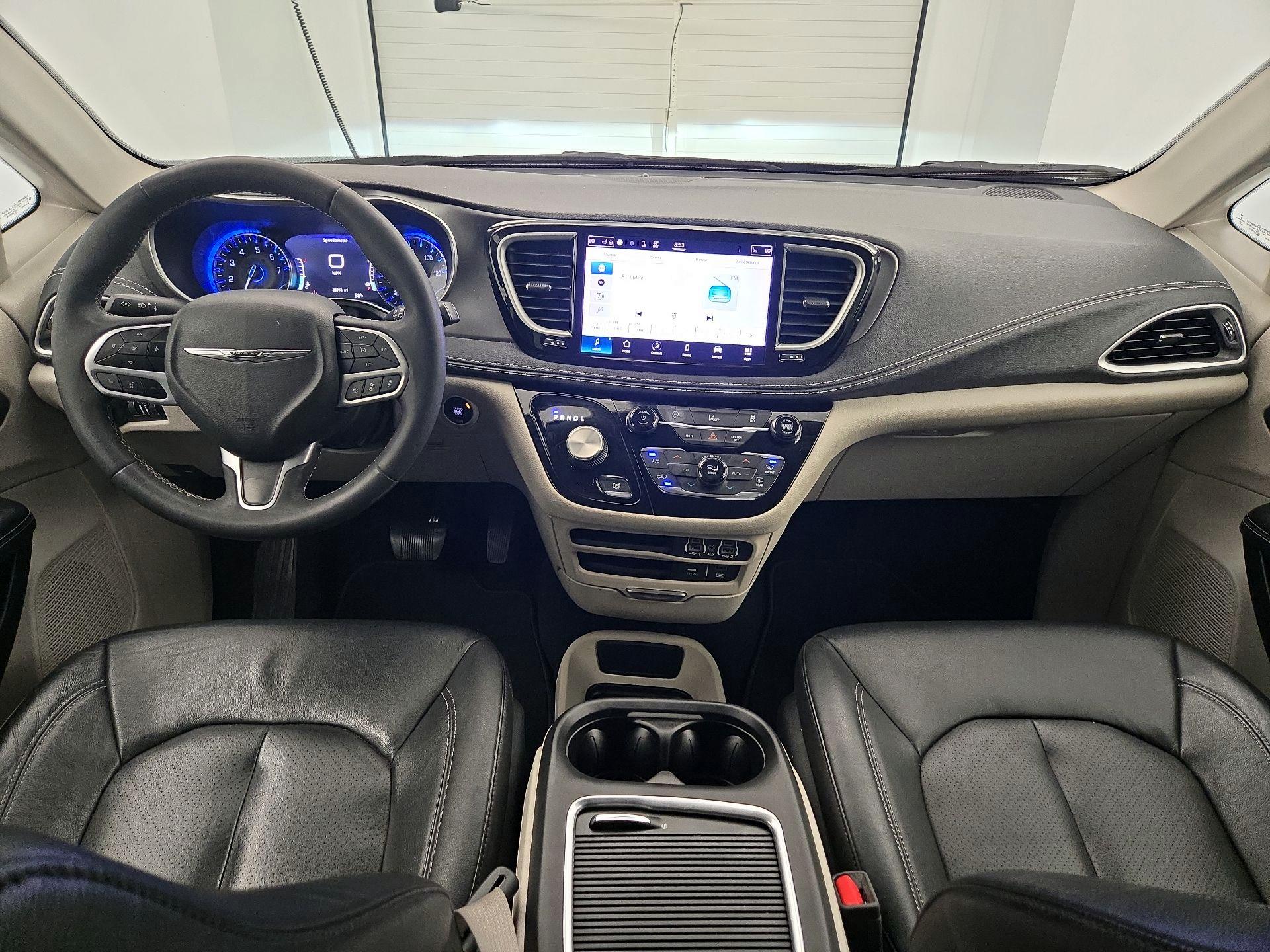 Thumbnail: 2022 Chrysler Pacifica - 9