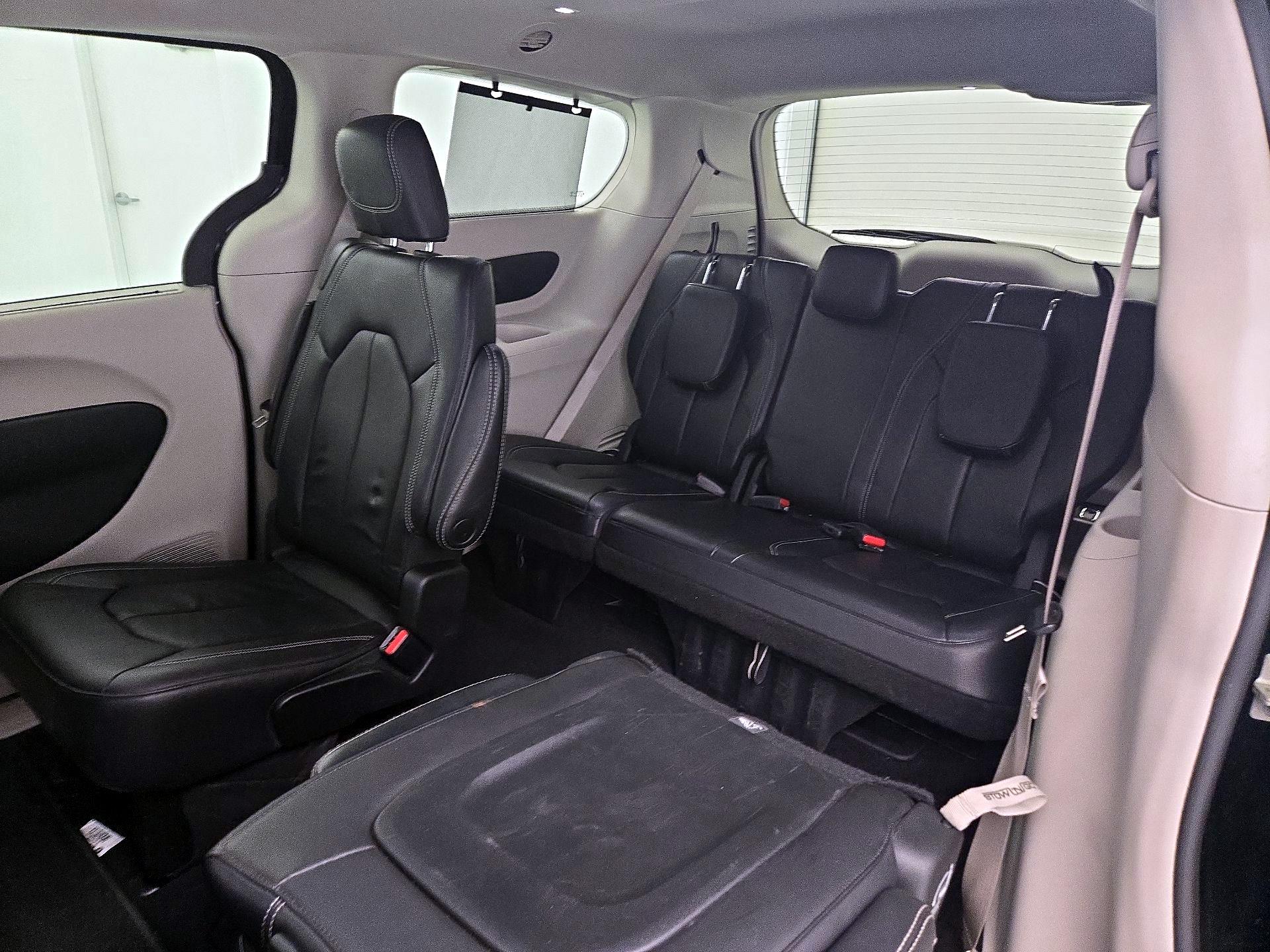 Thumbnail: 2022 Chrysler Pacifica - 20