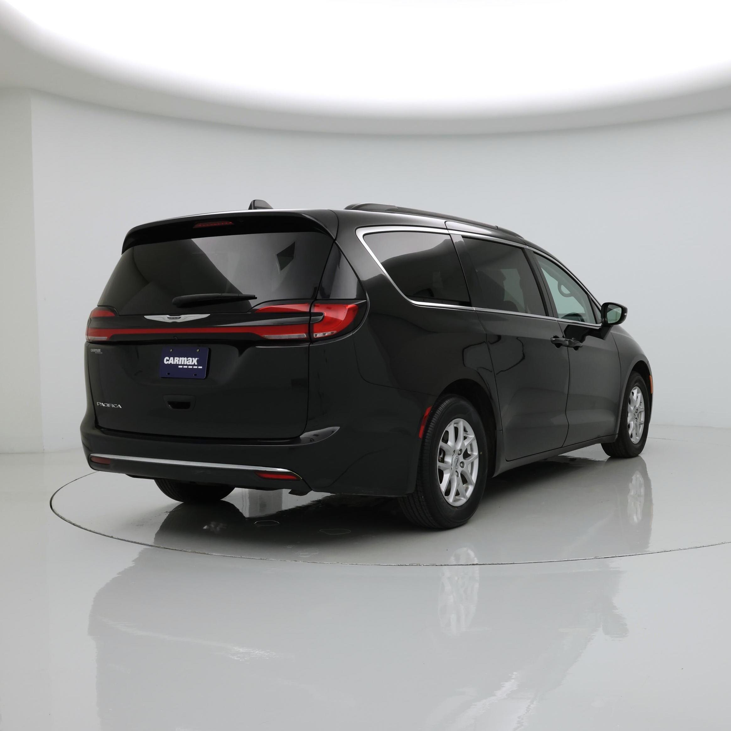 Thumbnail: 2022 Chrysler Pacifica - 8