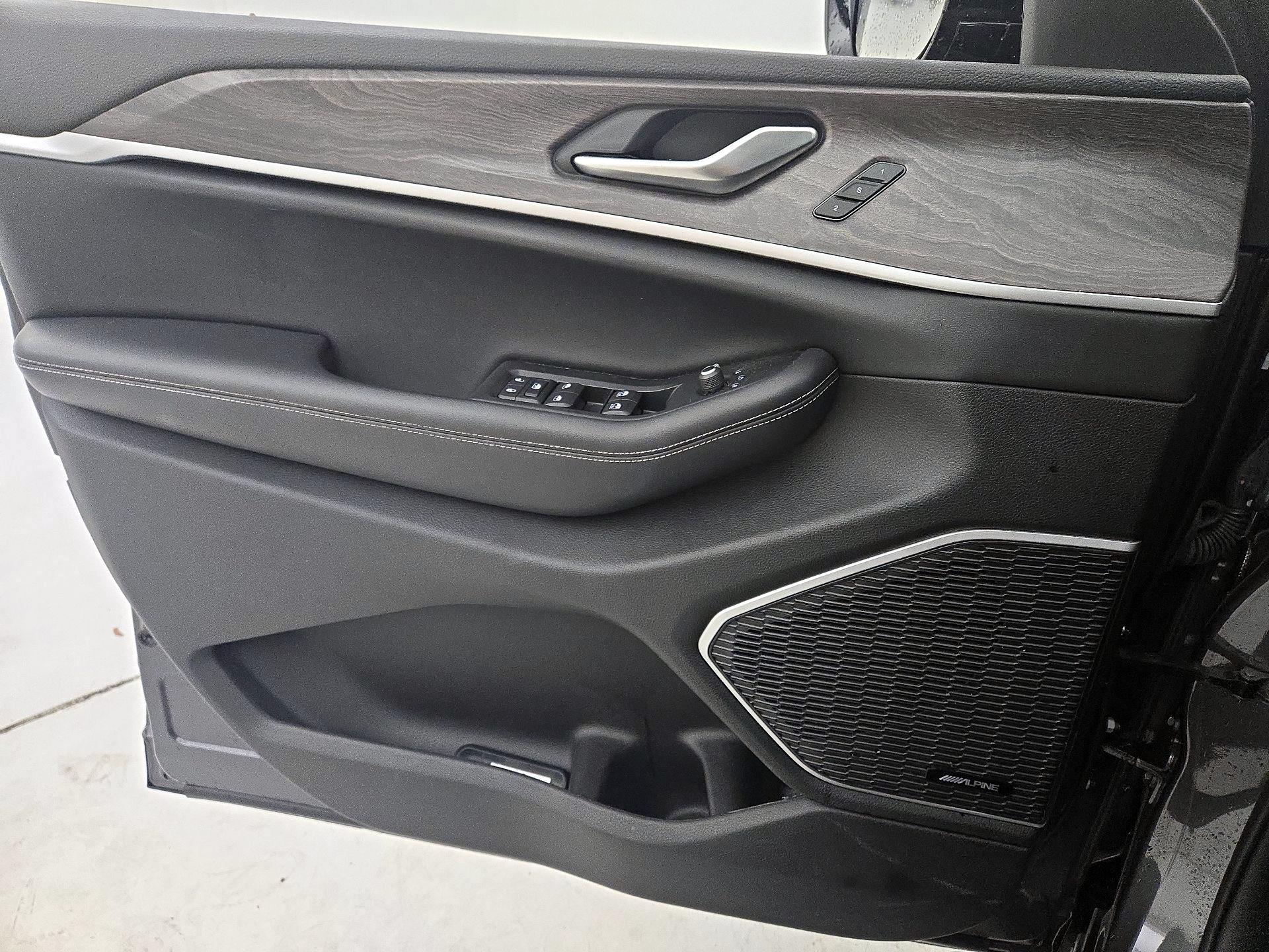 Thumbnail: 2022 Jeep Grand Cherokee - 12