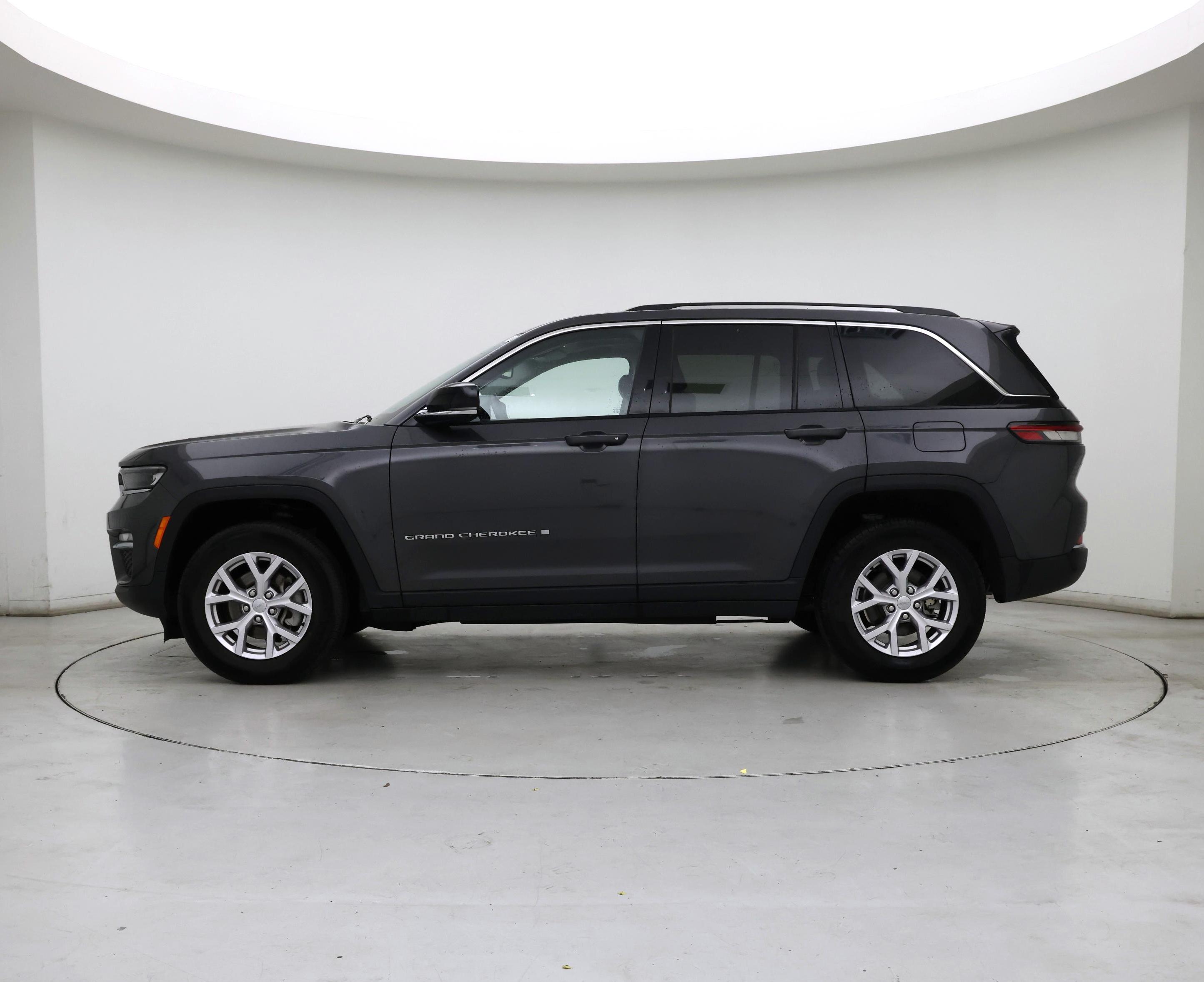 Thumbnail: 2022 Jeep Grand Cherokee - 3