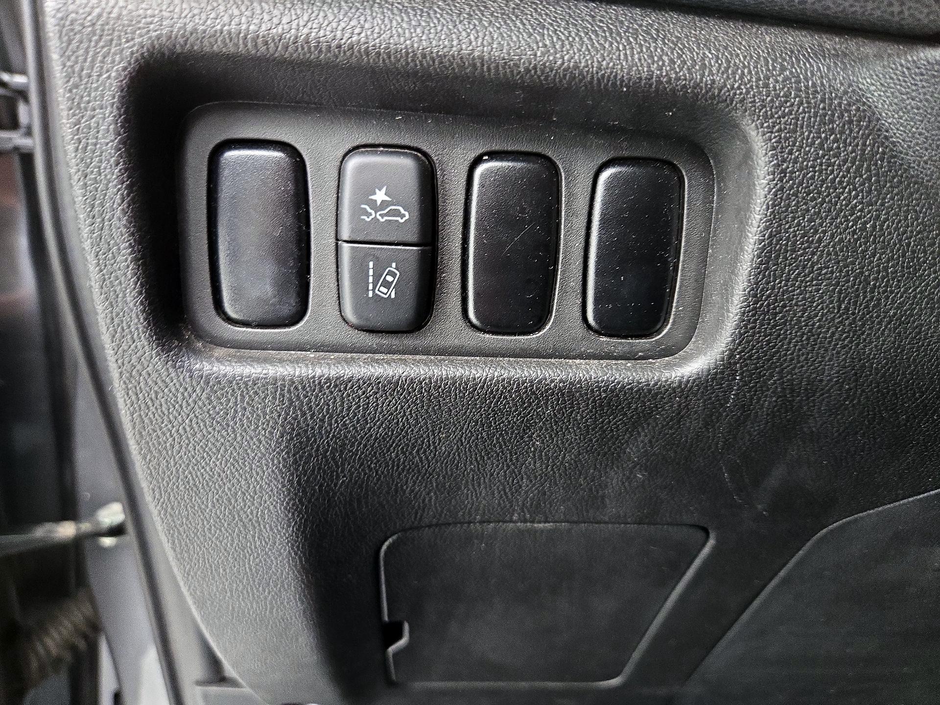 Thumbnail: 2021 Mitsubishi Outlander Sport - 13