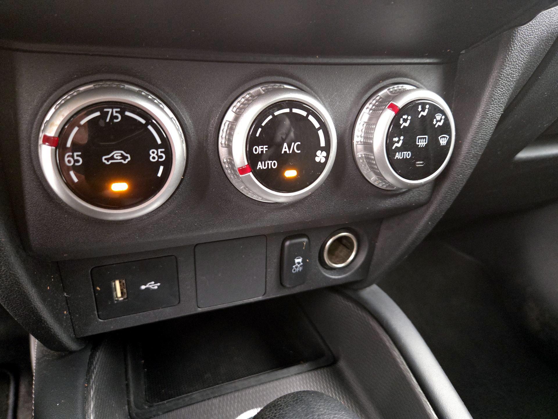 Thumbnail: 2021 Mitsubishi Outlander Sport - 16