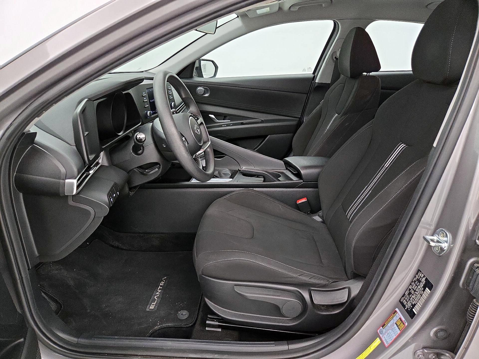 Thumbnail: 2022 Hyundai Elantra - 11