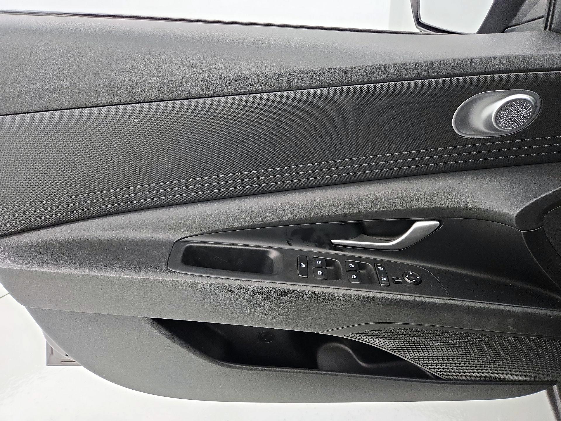 Thumbnail: 2022 Hyundai Elantra - 12