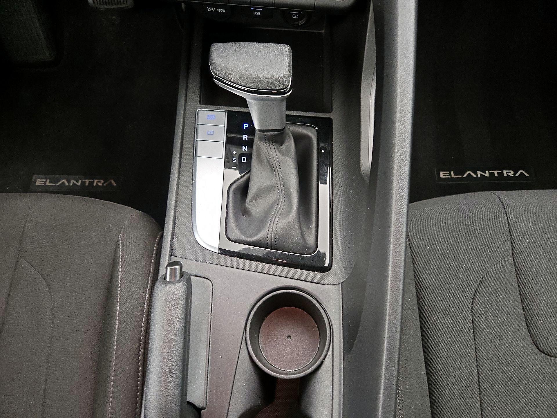 Thumbnail: 2022 Hyundai Elantra - 17