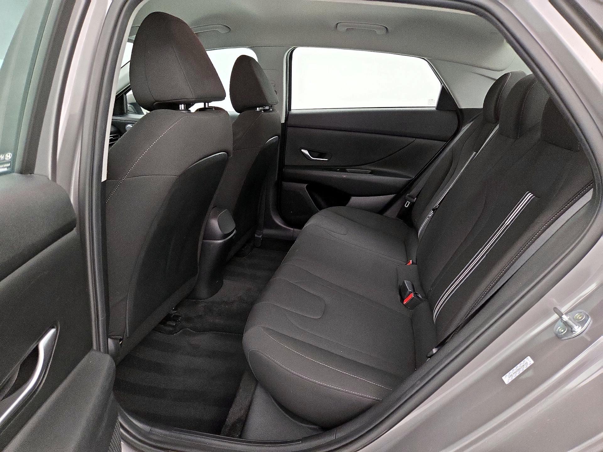 Thumbnail: 2022 Hyundai Elantra - 19