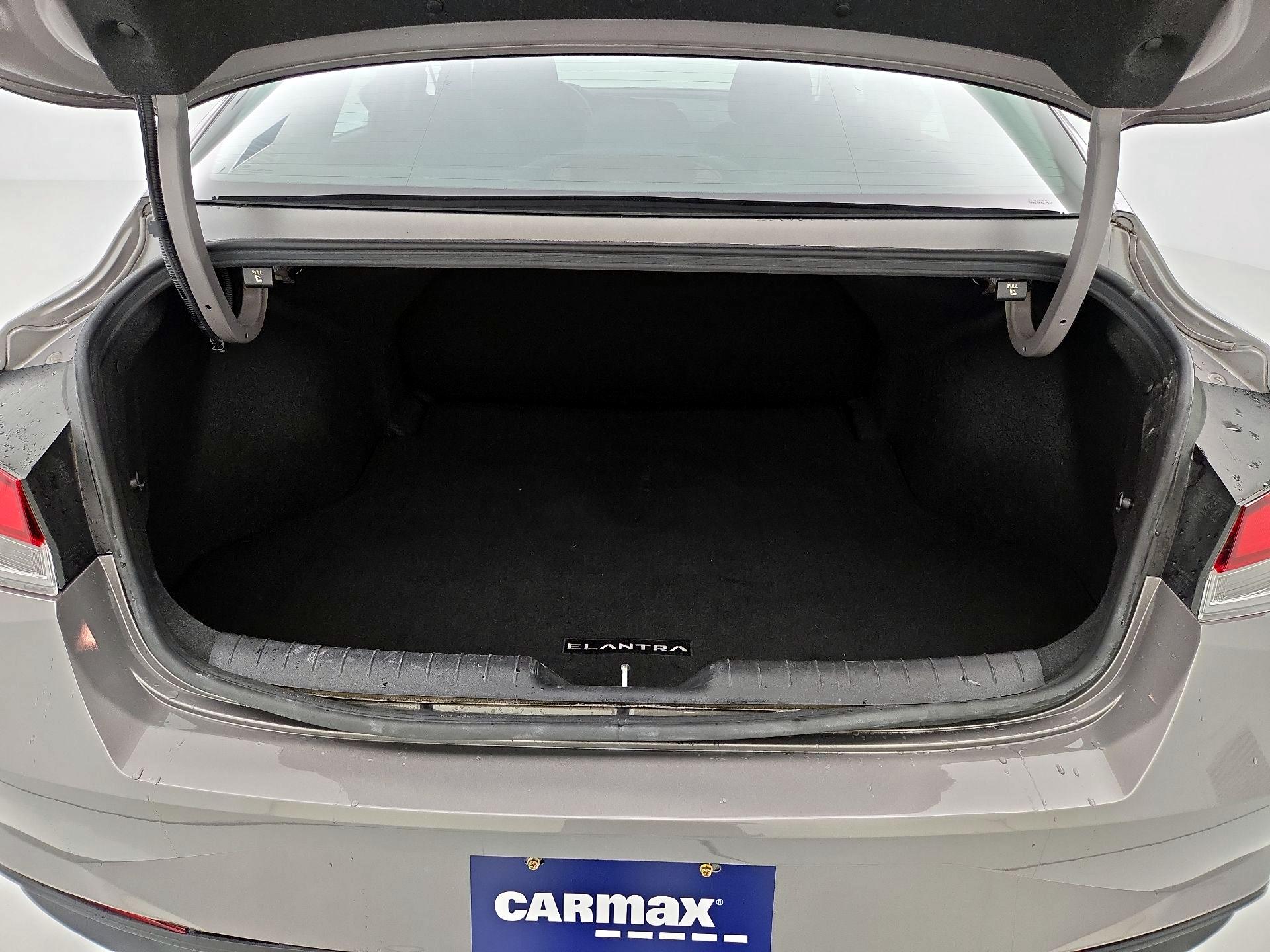 Thumbnail: 2022 Hyundai Elantra - 20