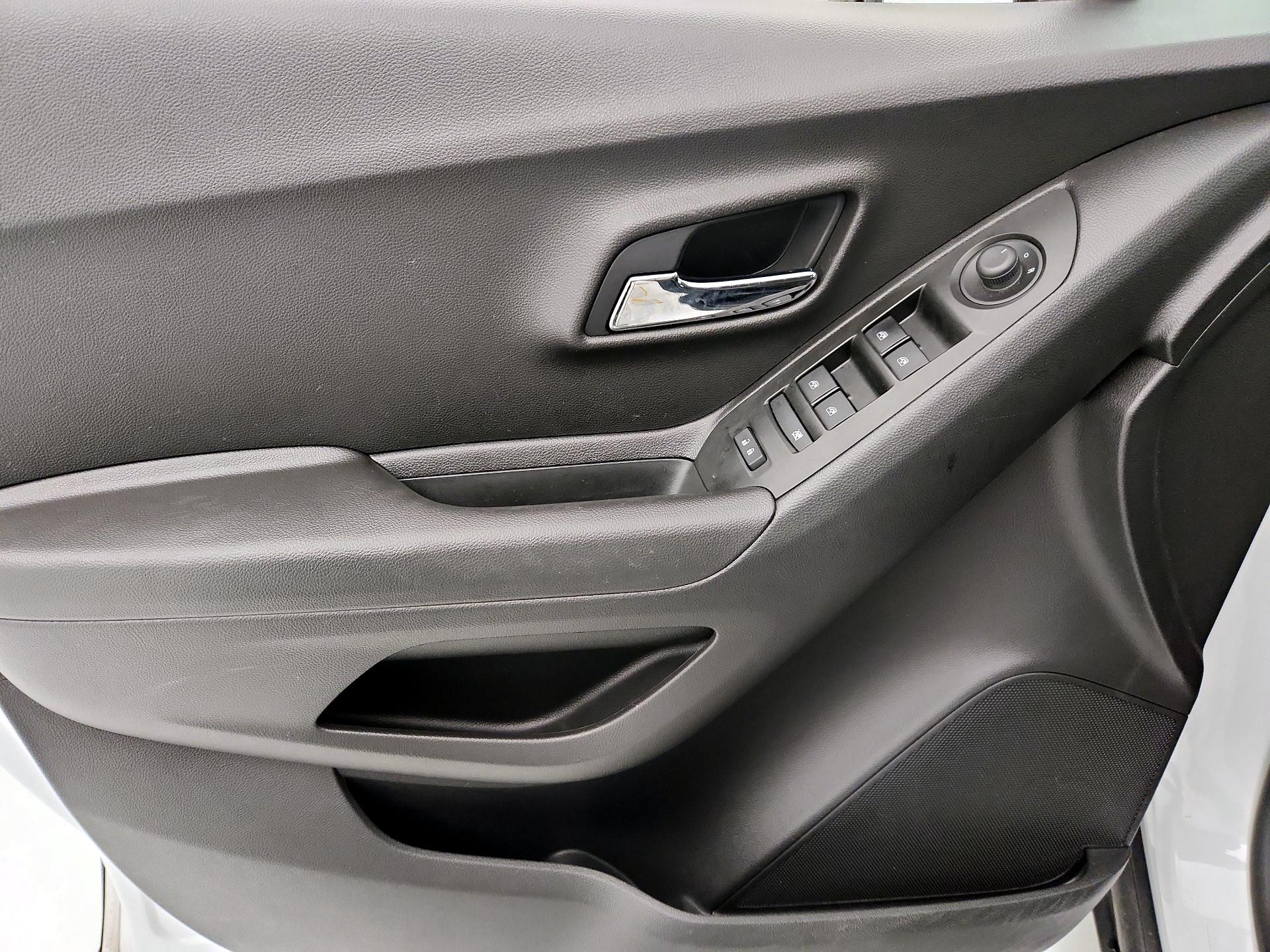 Thumbnail: 2020 Chevrolet Trax - 12