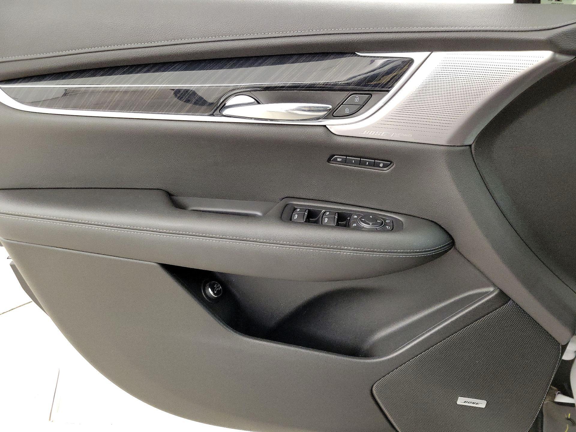 Thumbnail: 2020 Cadillac XT6 - 12