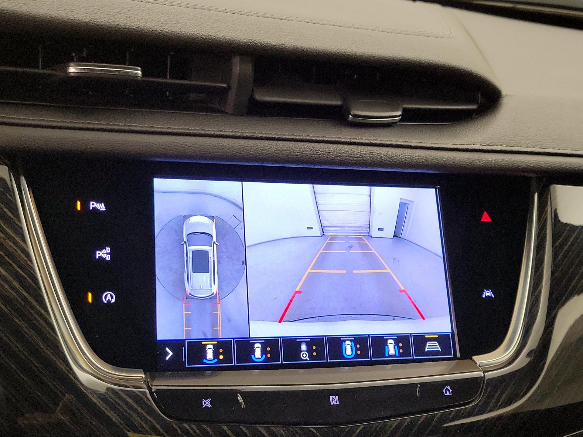 Thumbnail: 2020 Cadillac XT6 - 14