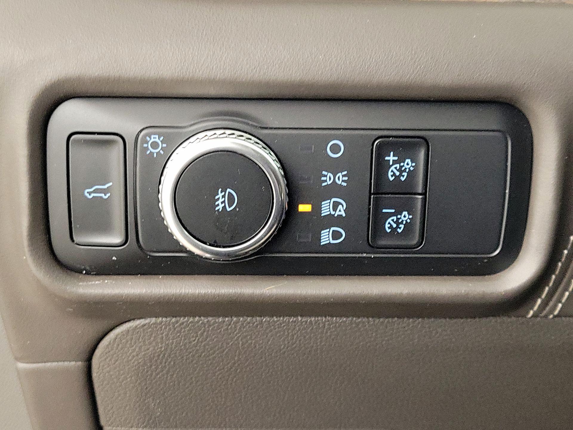 Thumbnail: 2022 Ford Explorer - 13