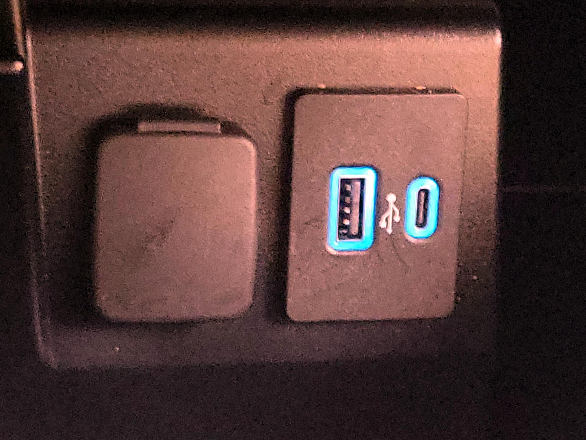 Thumbnail: 2022 Ford Explorer - 19