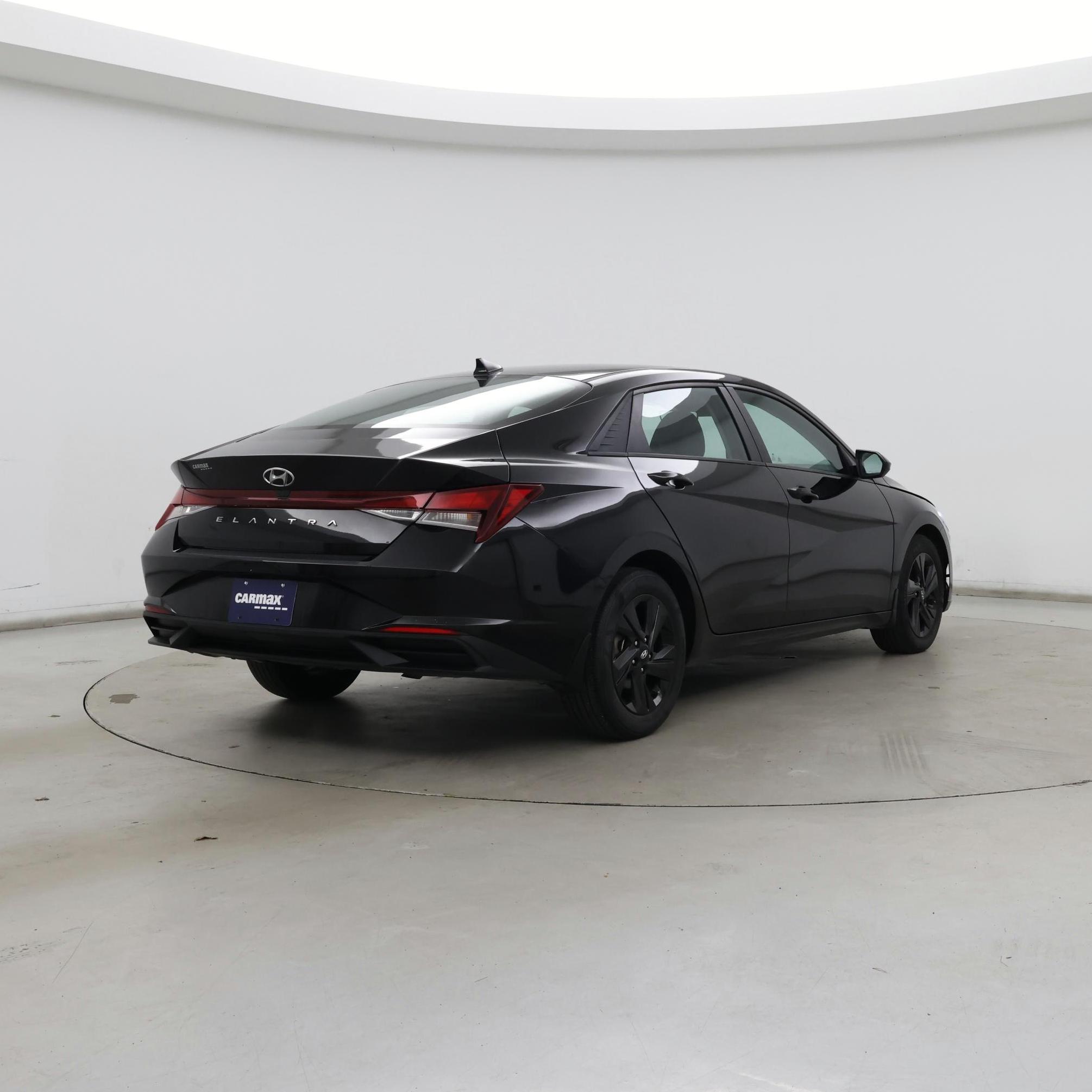 Thumbnail: 2023 Hyundai Elantra - 8