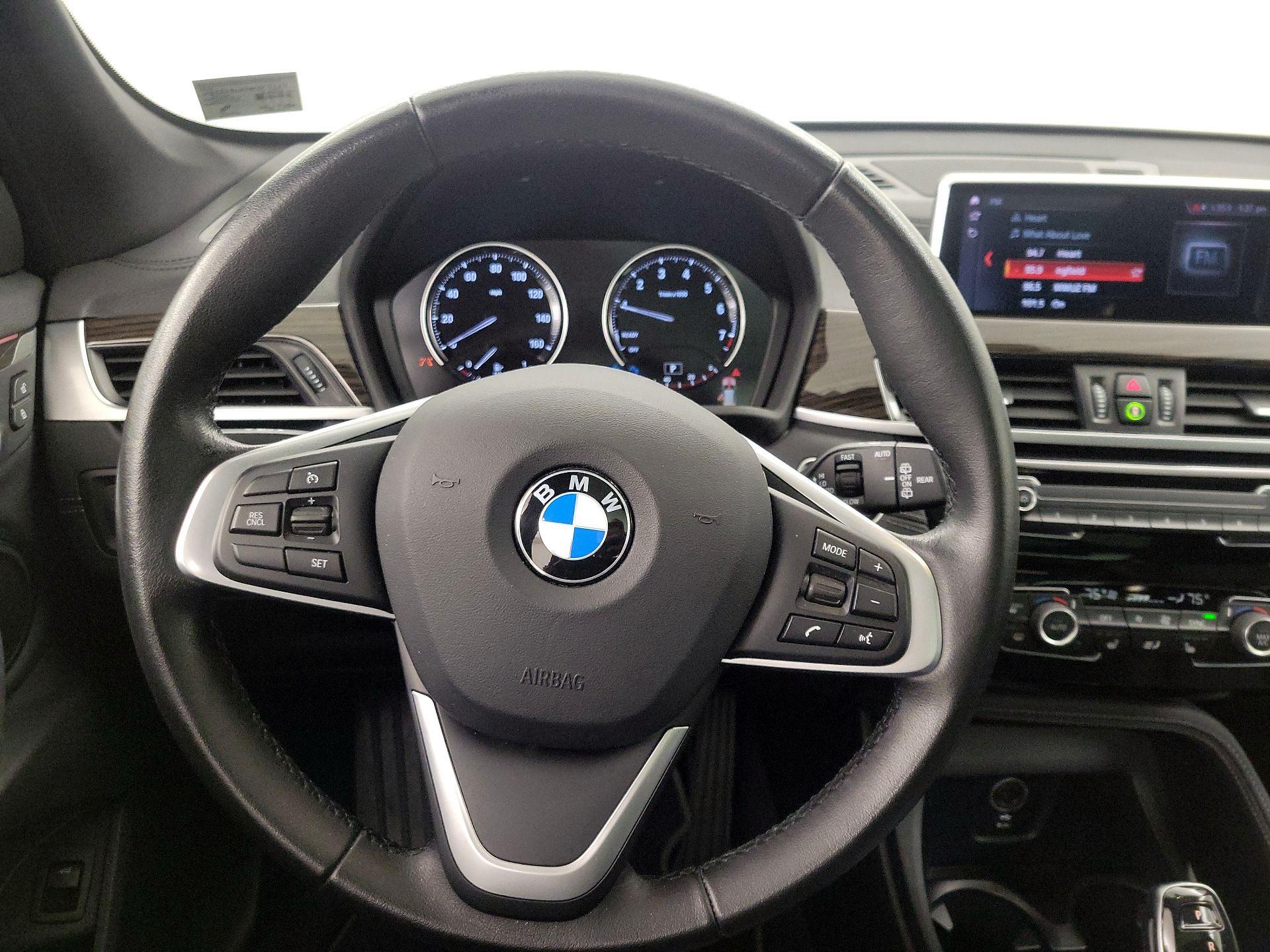 Thumbnail: 2022 BMW X1 - 10