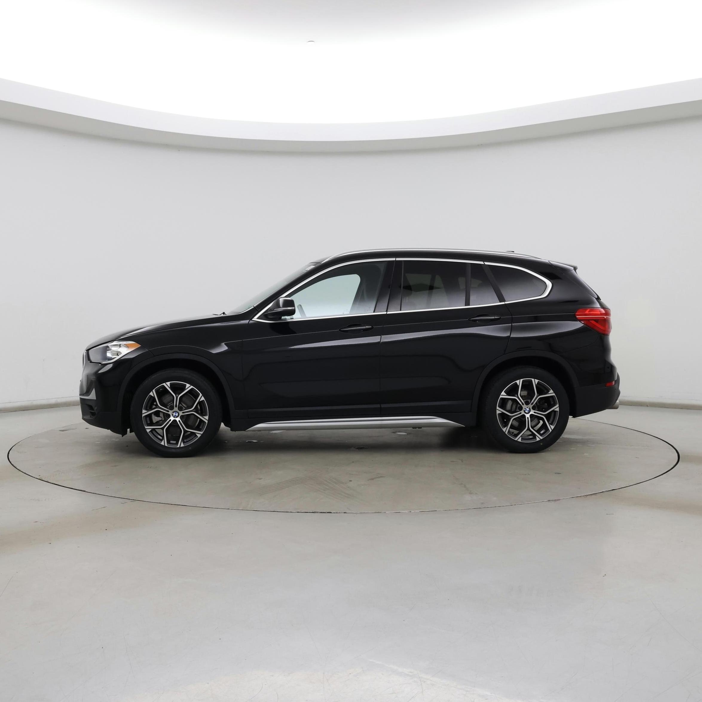 Thumbnail: 2022 BMW X1 - 3