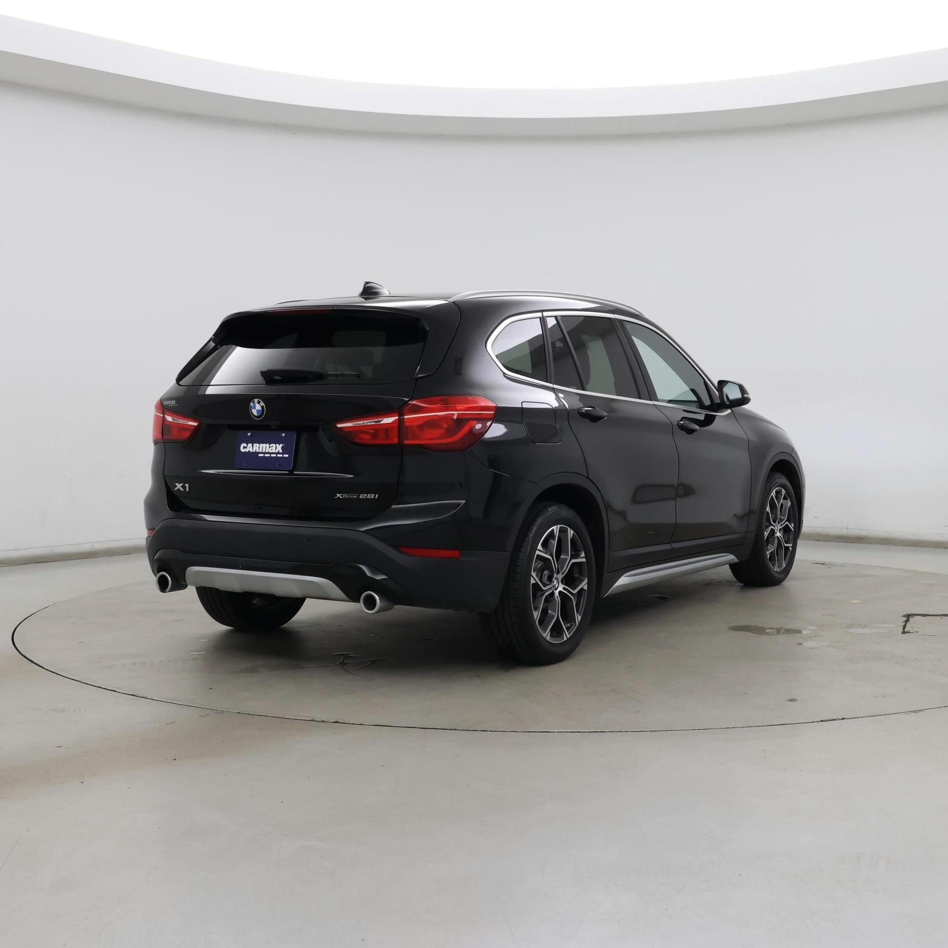 Thumbnail: 2022 BMW X1 - 8