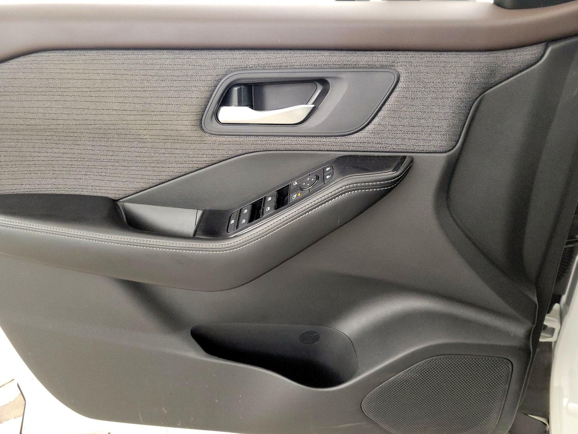 Thumbnail: 2023 Nissan Rogue - 12