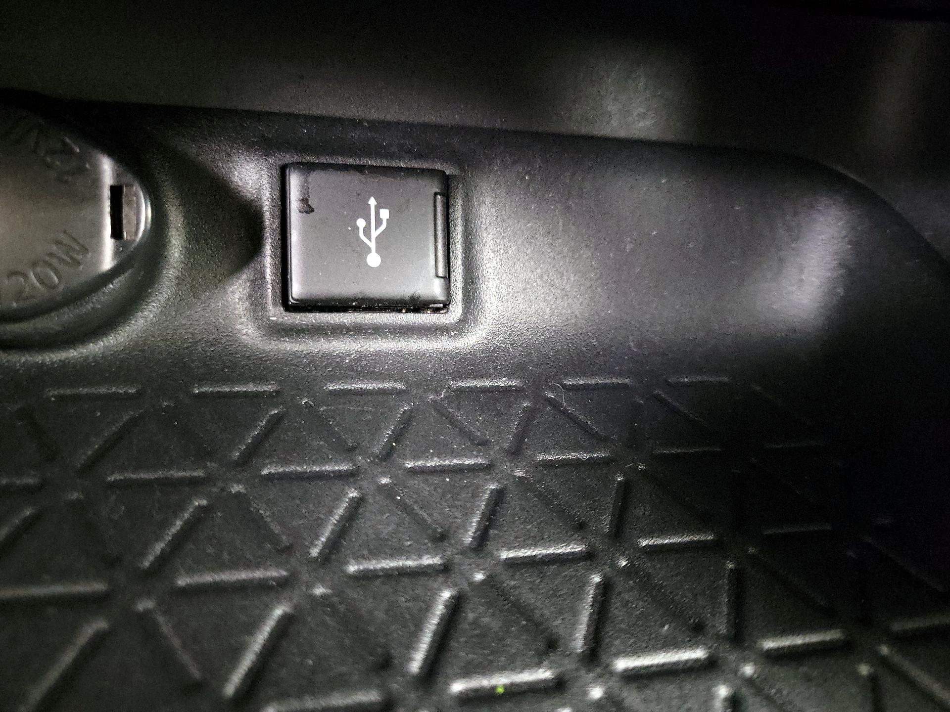 Thumbnail: 2020 Toyota RAV4 - 18