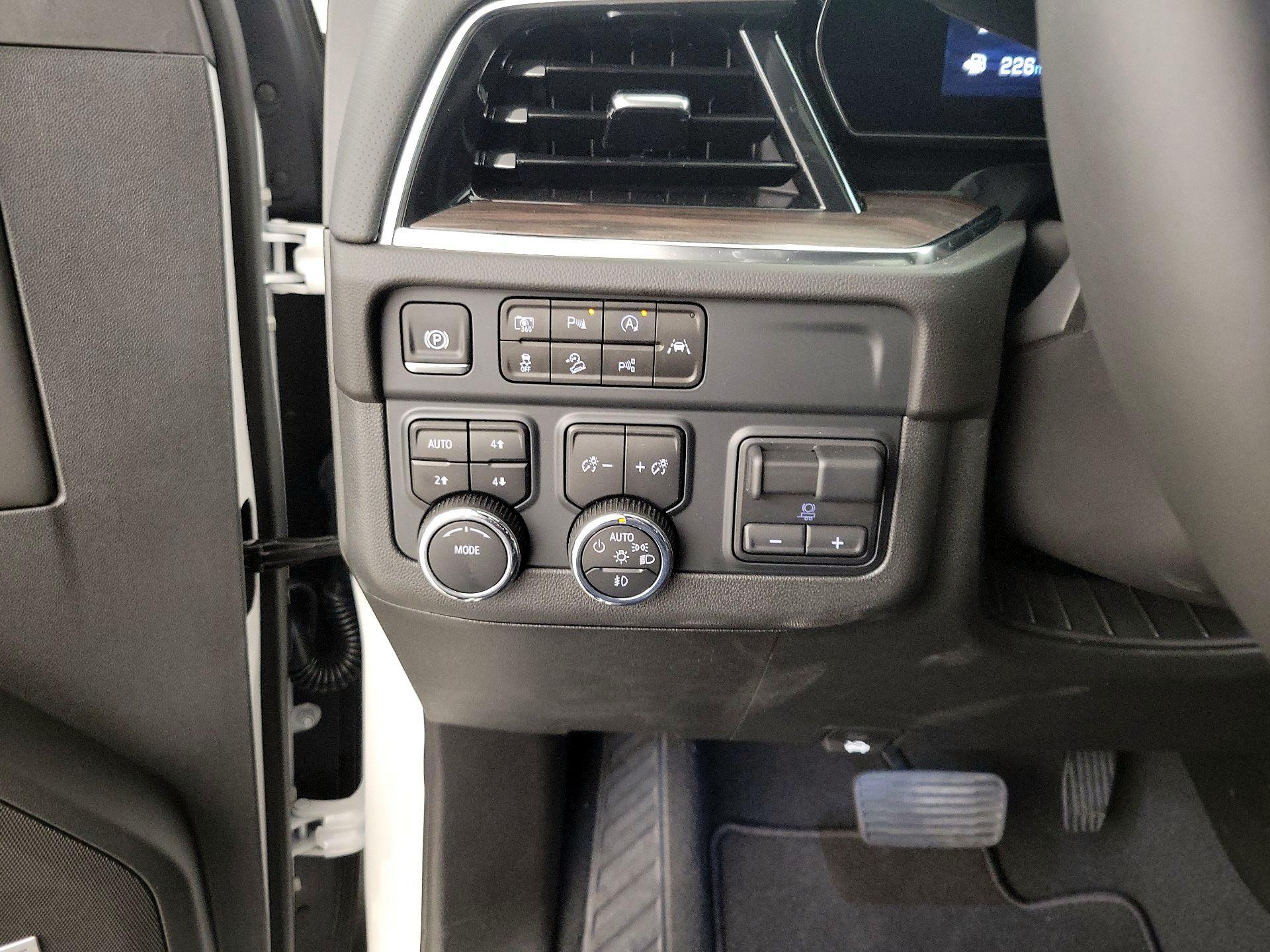 Thumbnail: 2025 Chevrolet Tahoe - 13
