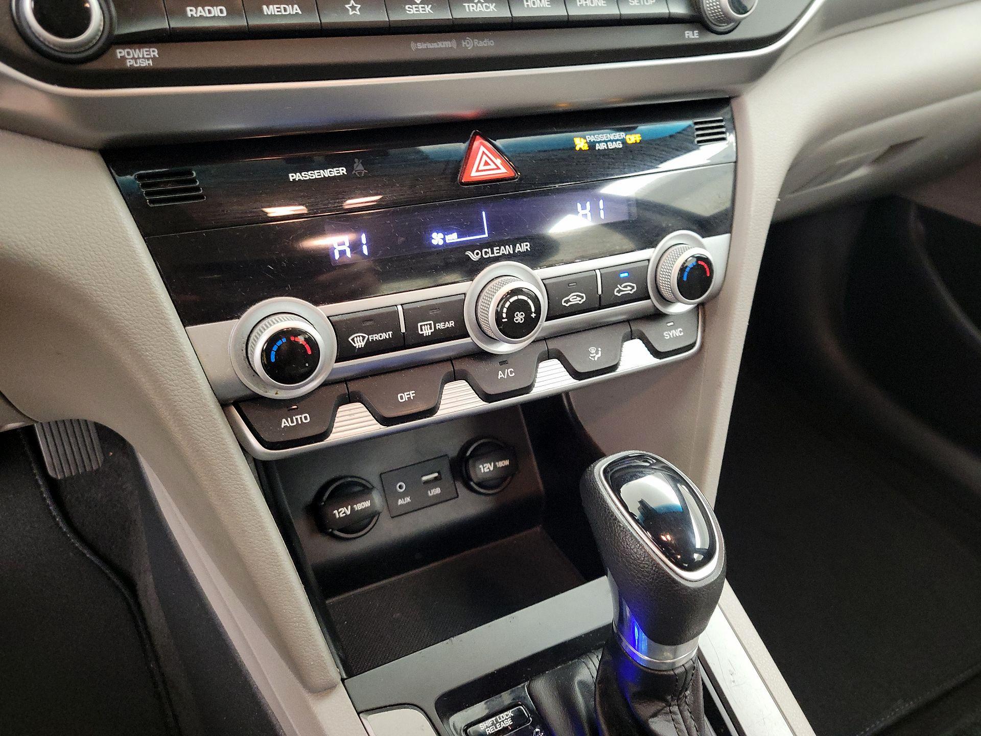 Thumbnail: 2020 Hyundai Elantra - 16