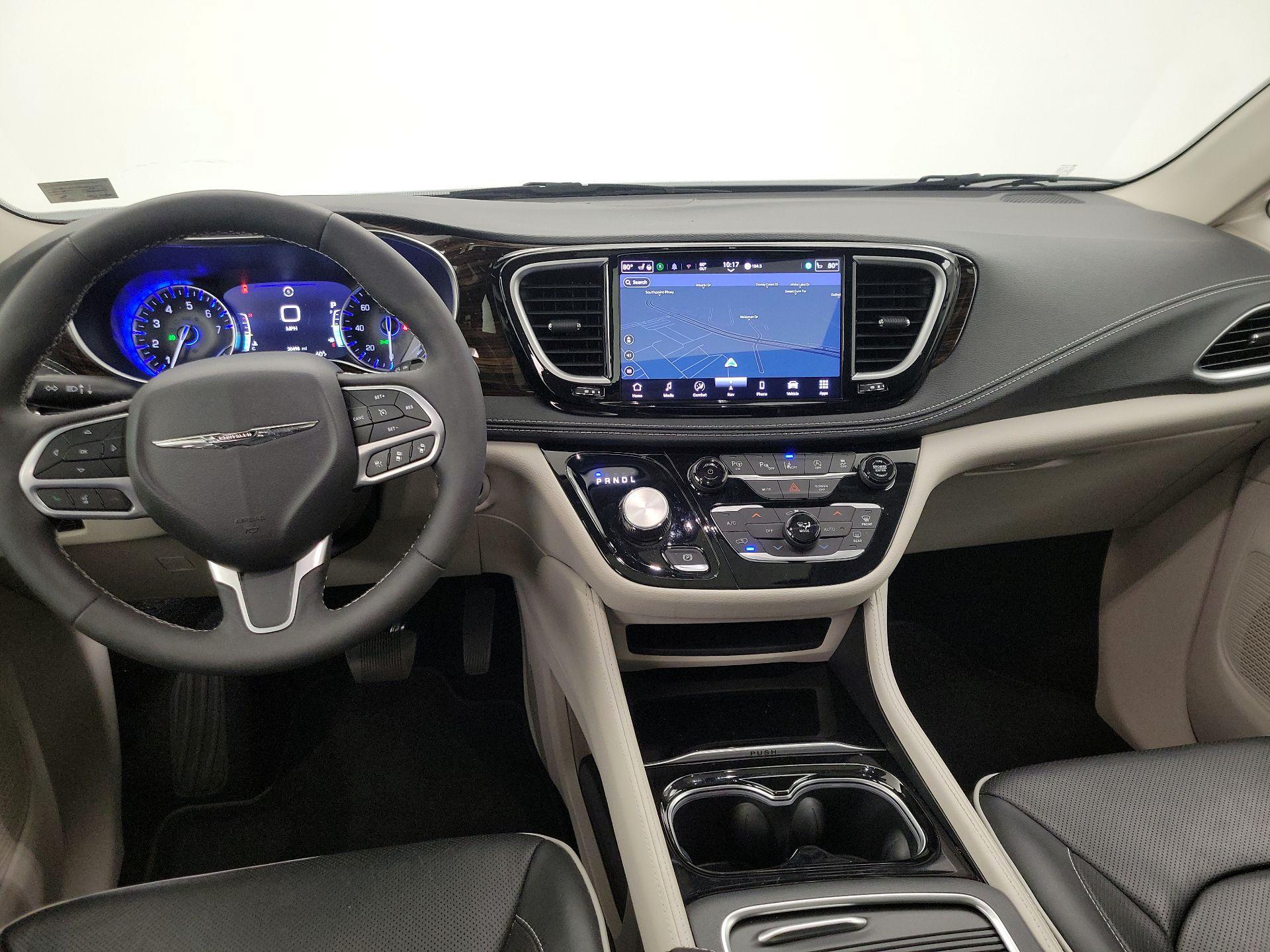 Thumbnail: 2023 Chrysler Pacifica - 9