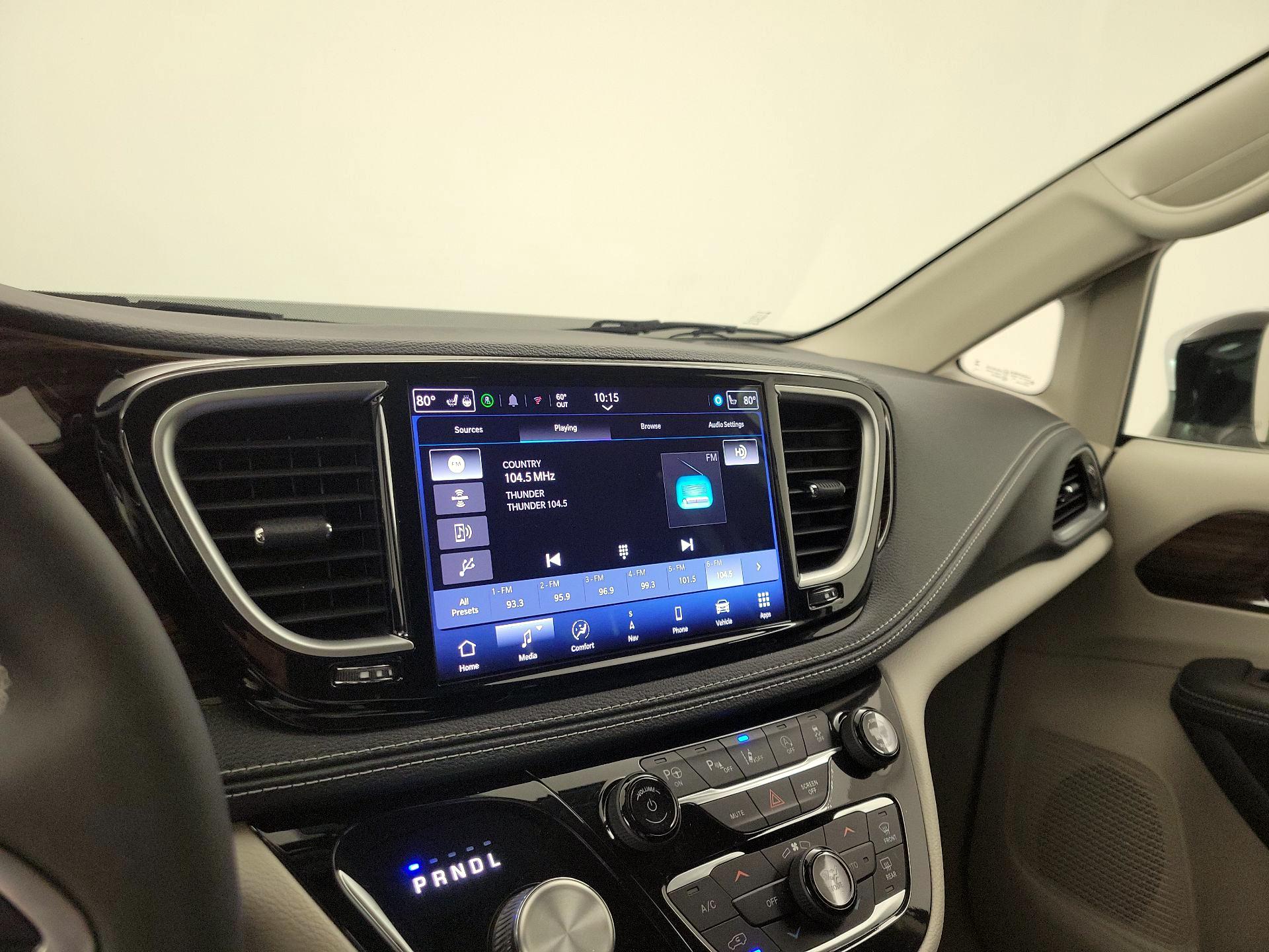 Thumbnail: 2023 Chrysler Pacifica - 16
