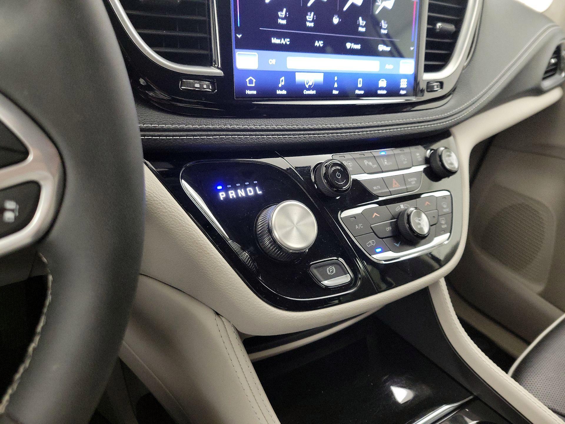 Thumbnail: 2023 Chrysler Pacifica - 18