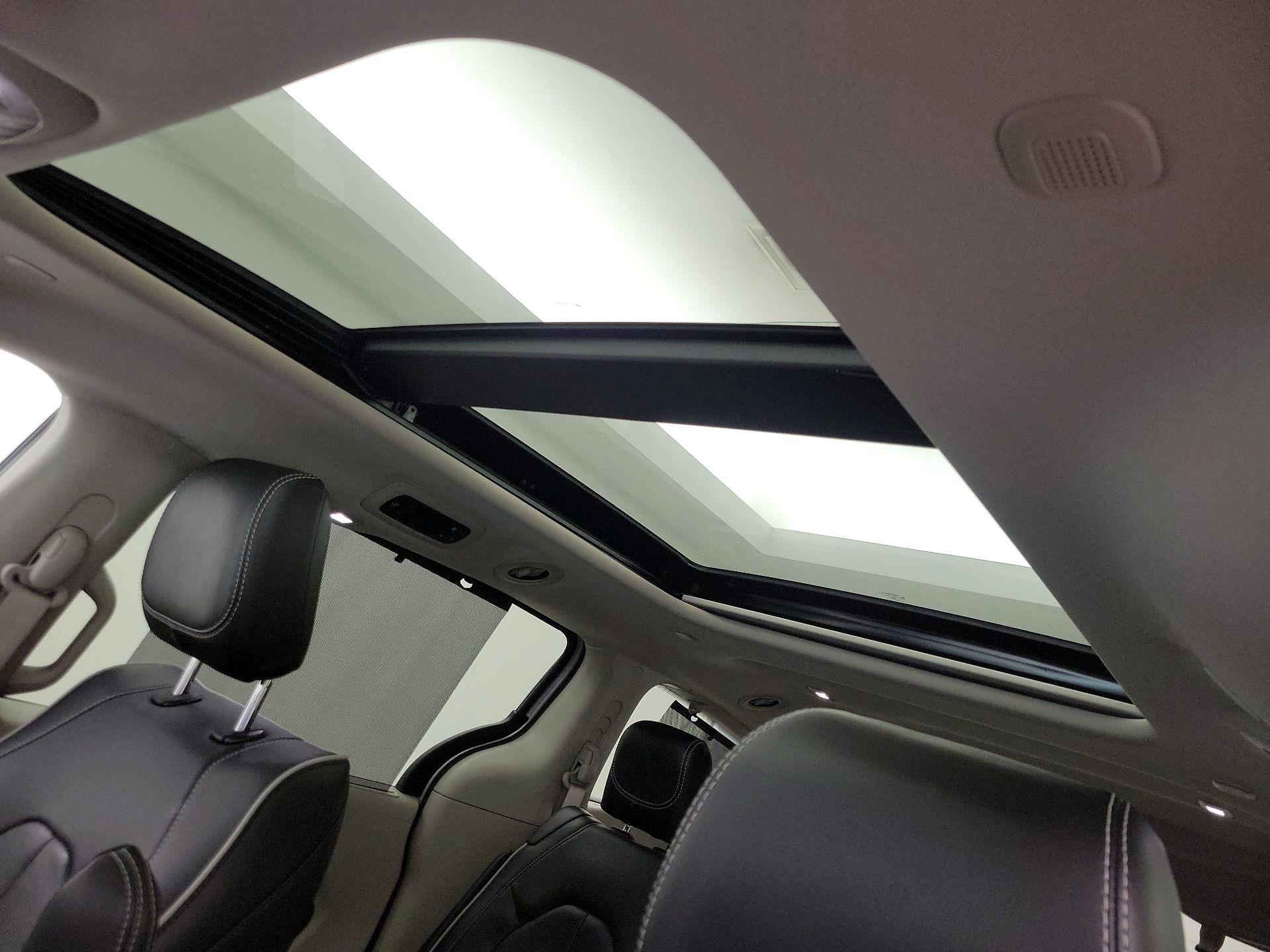 Thumbnail: 2023 Chrysler Pacifica - 20