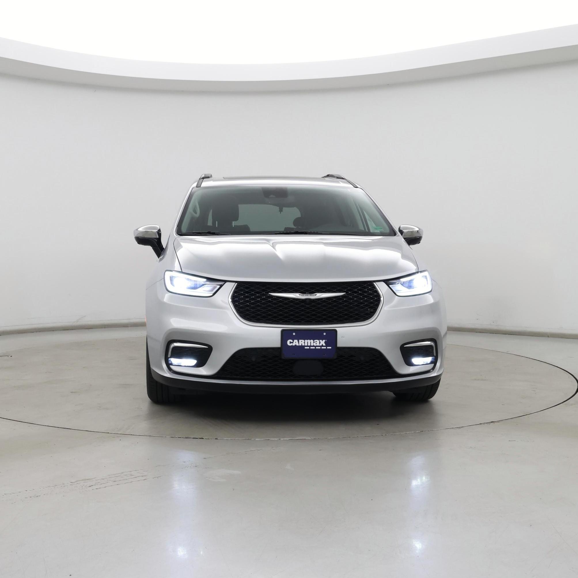 Thumbnail: 2023 Chrysler Pacifica - 5