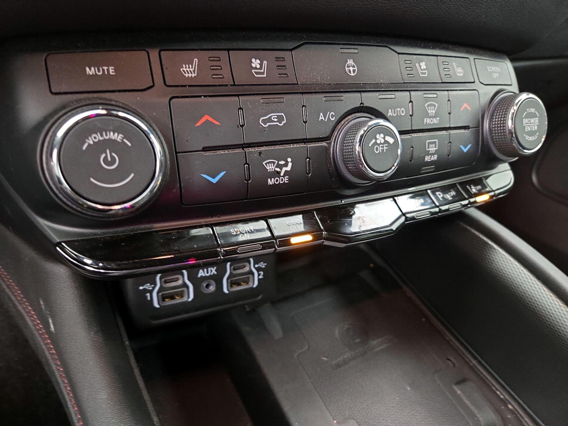 Thumbnail: 2022 Dodge Durango - 17