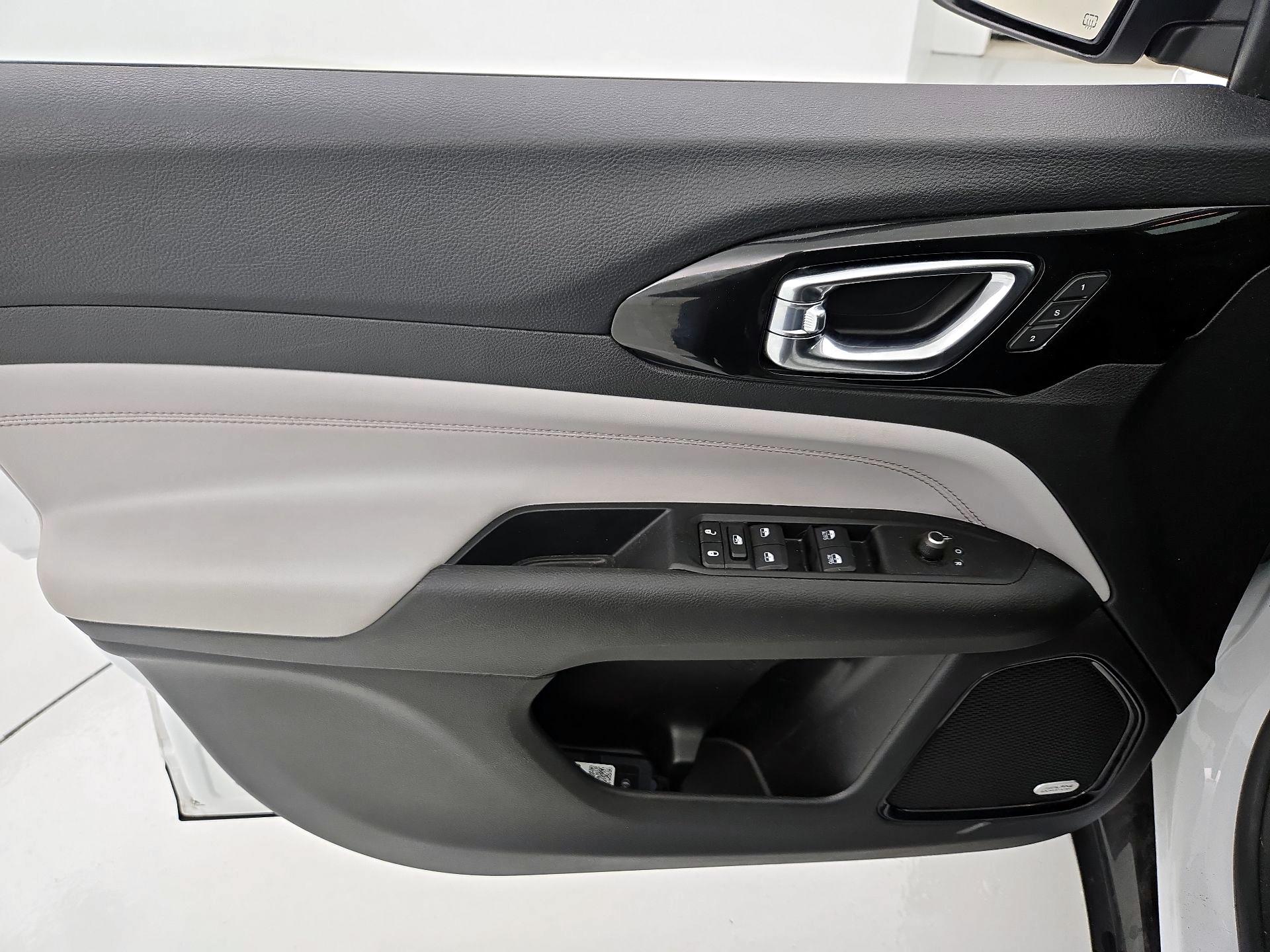 Thumbnail: 2022 Jeep Compass - 12