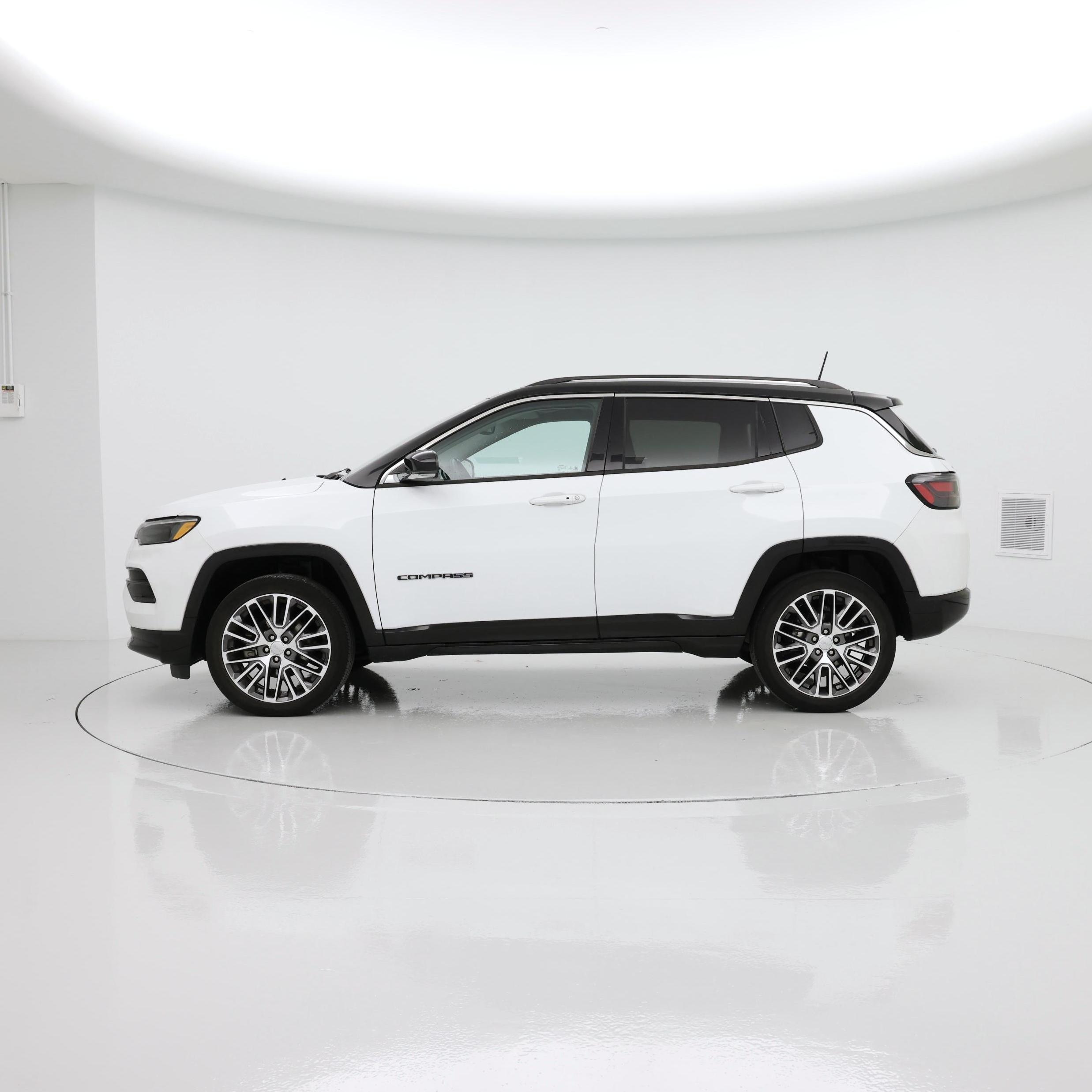 Thumbnail: 2022 Jeep Compass - 3