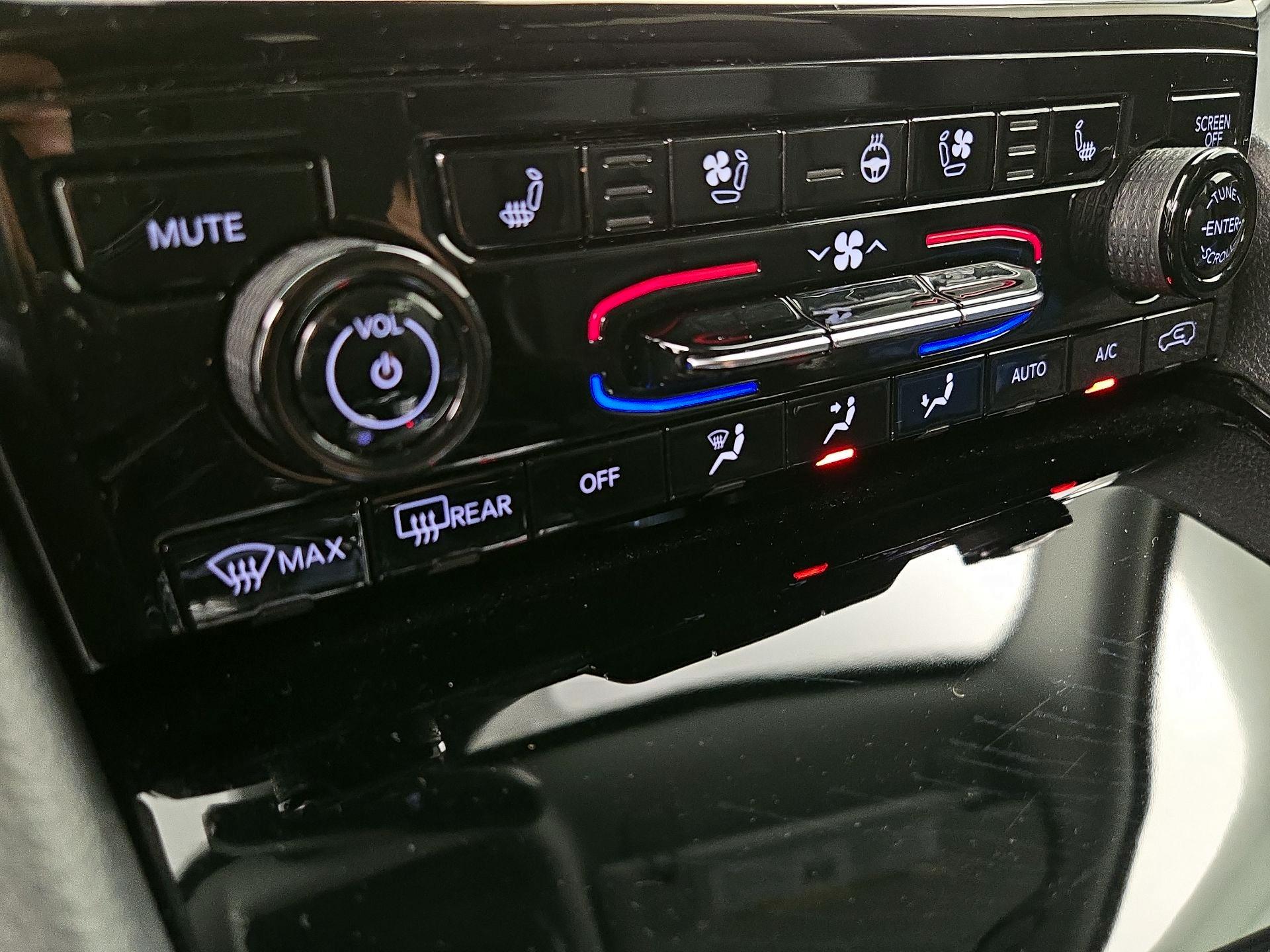 Thumbnail: 2023 Jeep Grand Cherokee - 17