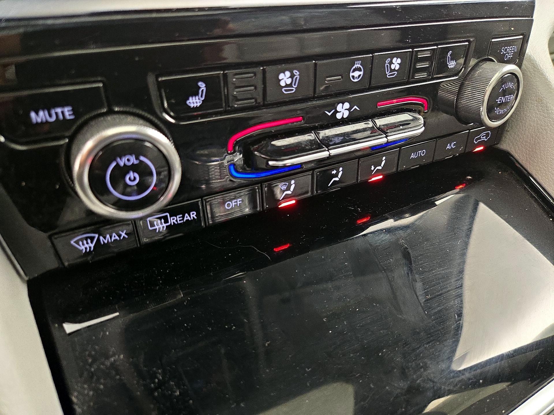 Thumbnail: 2022 Jeep Grand Cherokee - 17