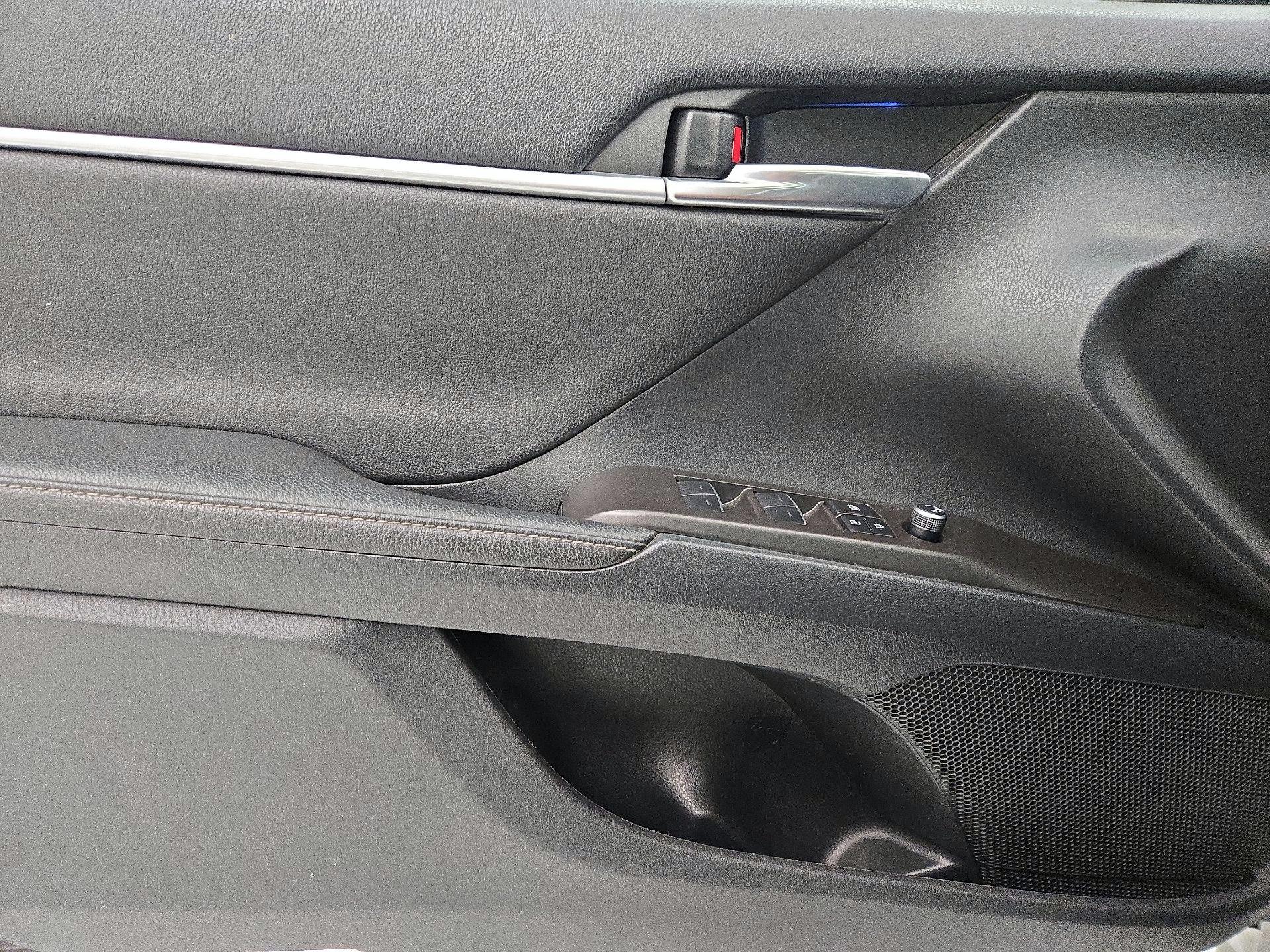 Thumbnail: 2022 Toyota Camry - 12