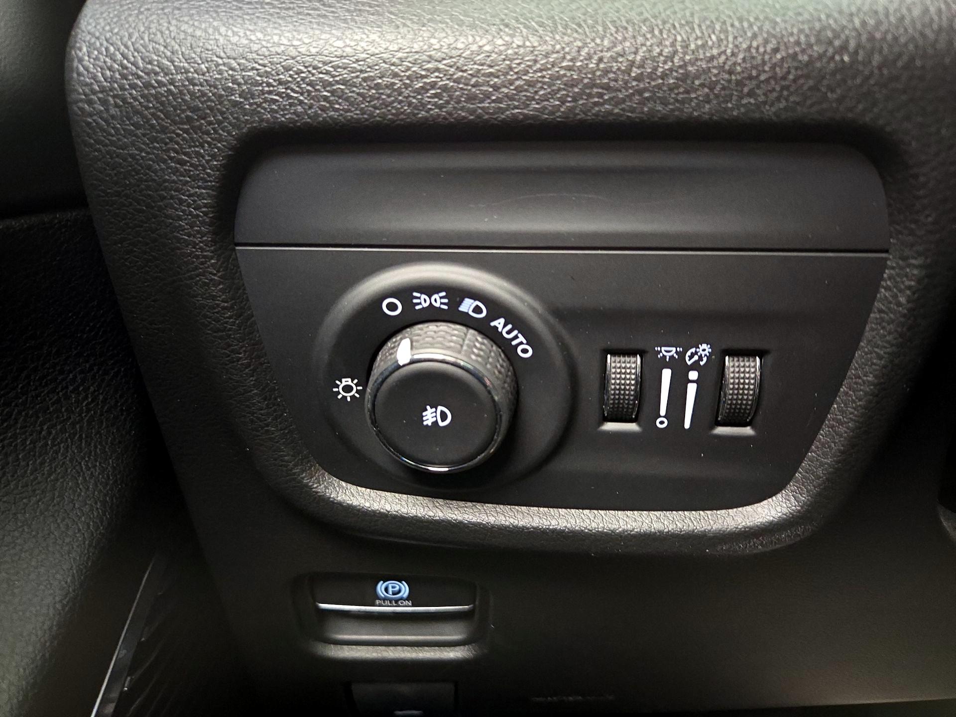 Thumbnail: 2022 Jeep Grand Cherokee - 13