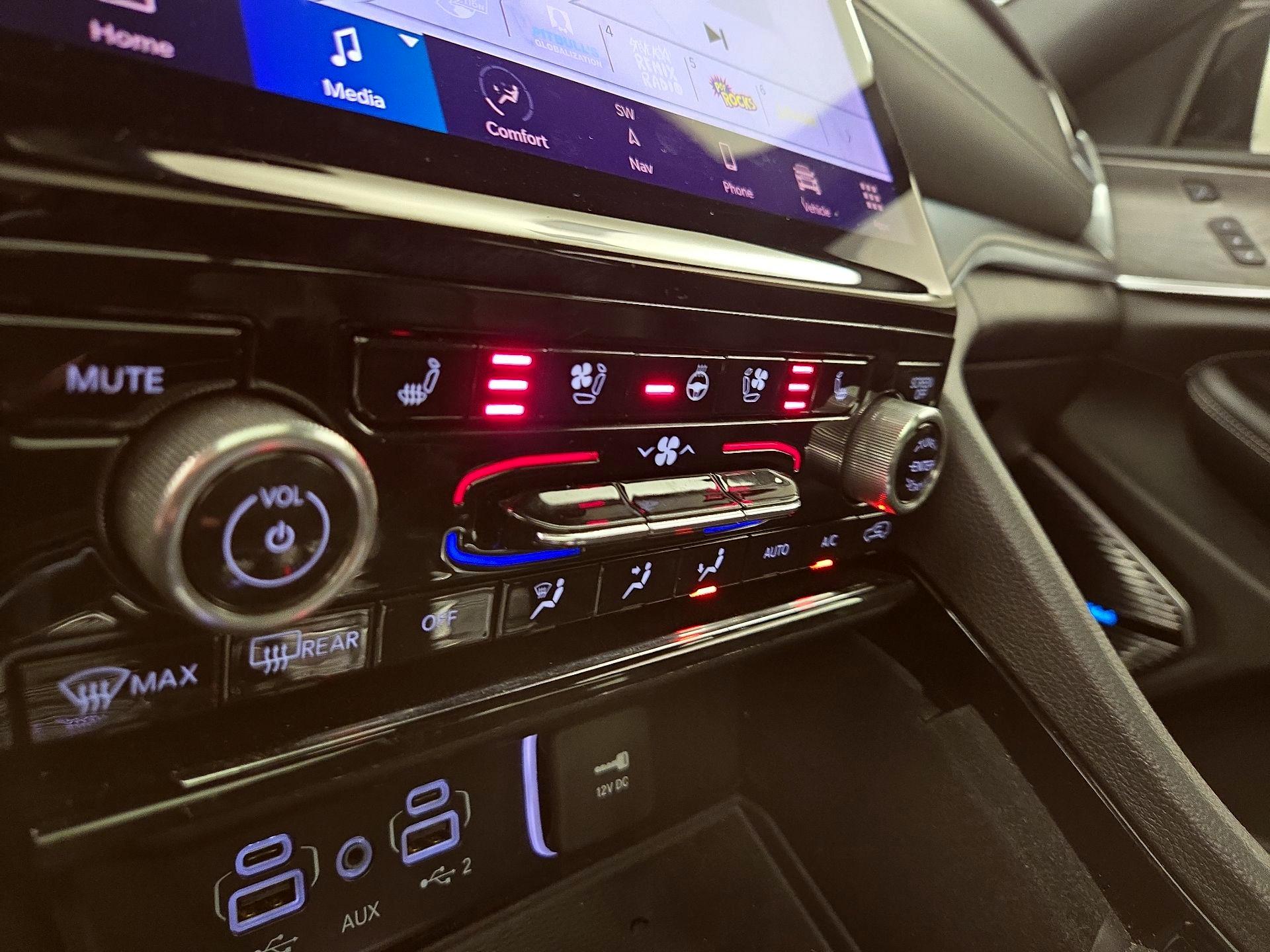 Thumbnail: 2022 Jeep Grand Cherokee - 17