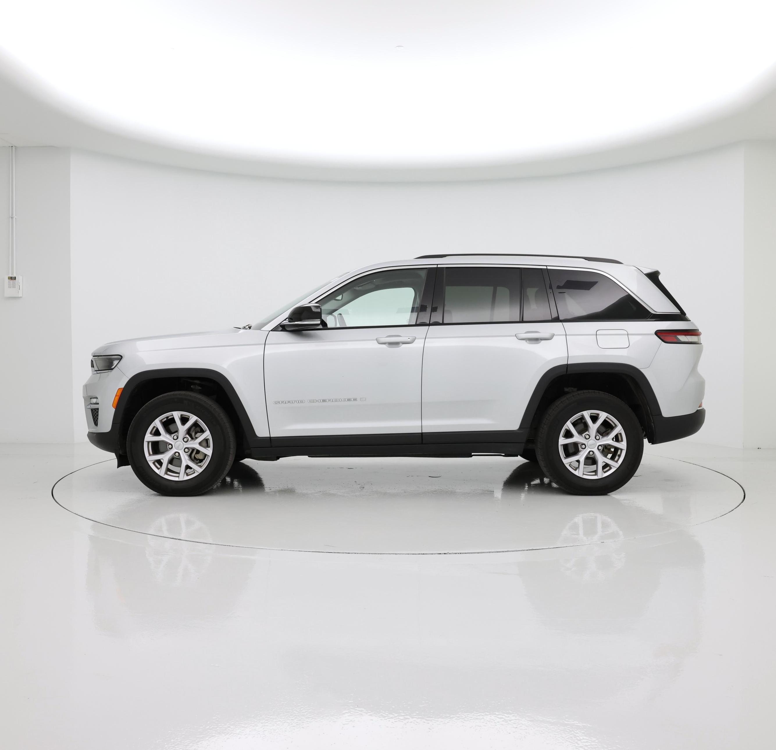 Thumbnail: 2022 Jeep Grand Cherokee - 3