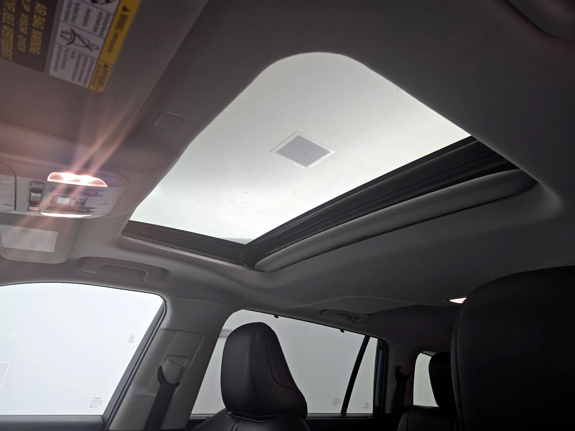 Thumbnail: 2021 Toyota Highlander - 20