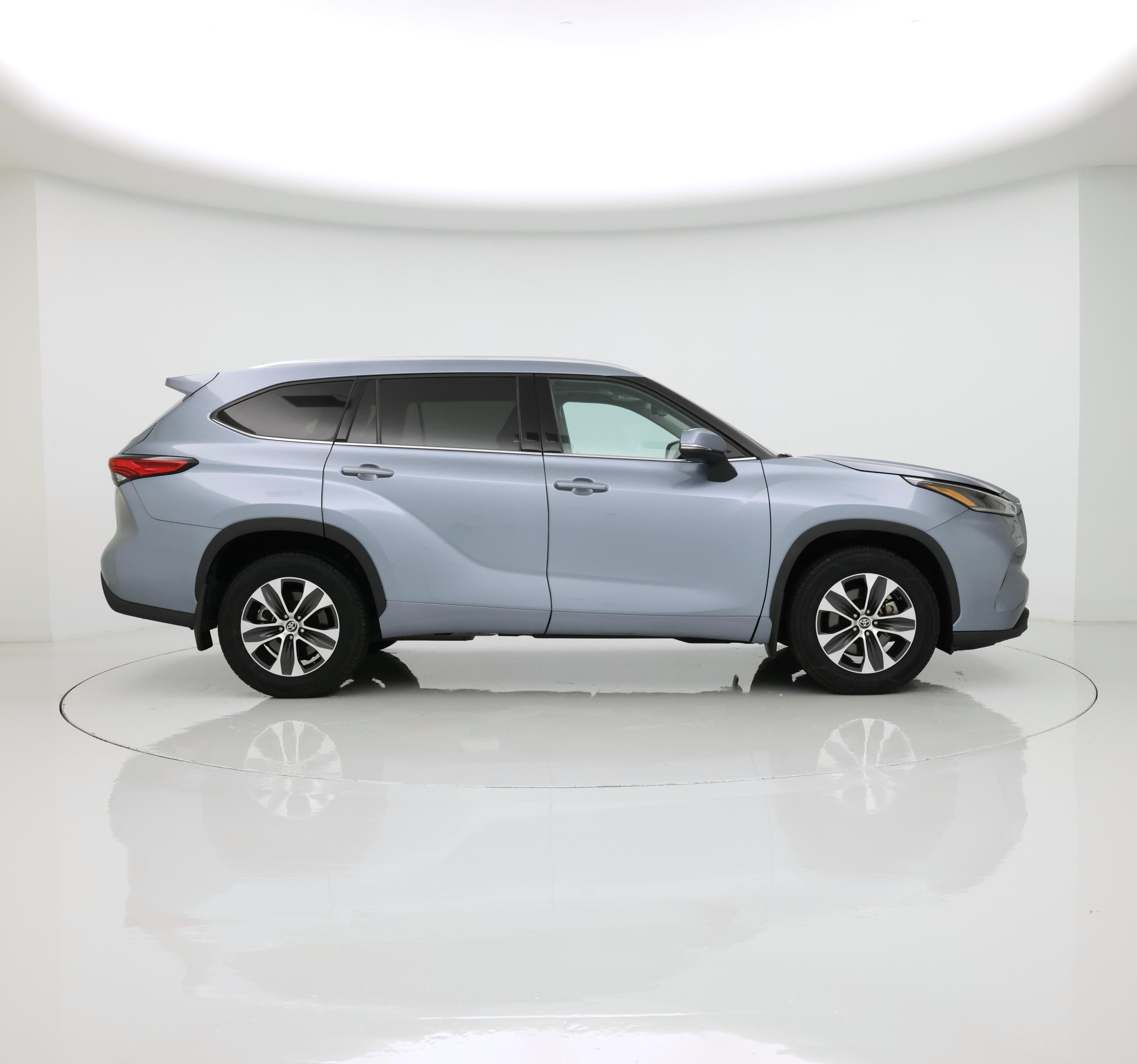 Thumbnail: 2021 Toyota Highlander - 7