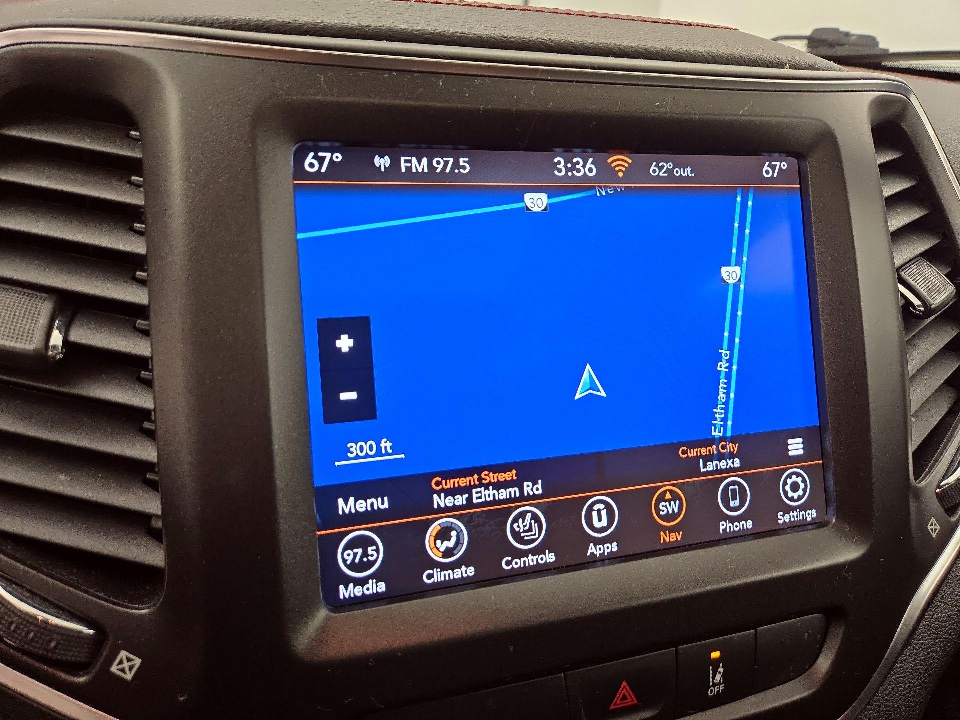 Thumbnail: 2022 Jeep Cherokee - 14