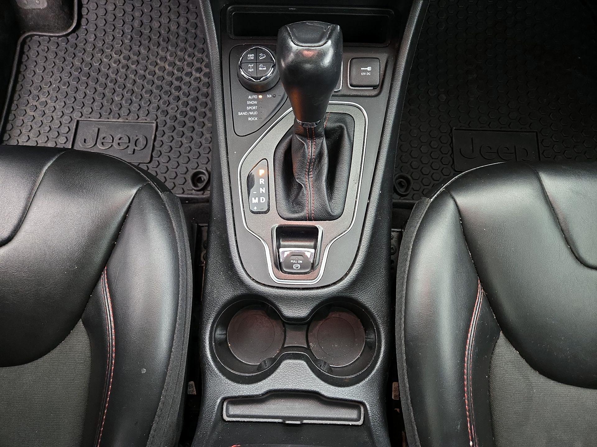 Thumbnail: 2022 Jeep Cherokee - 18