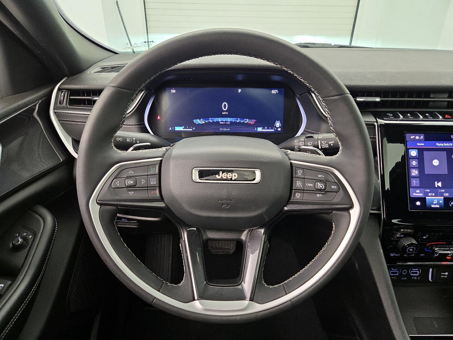 Thumbnail: 2023 Jeep Grand Cherokee - 10