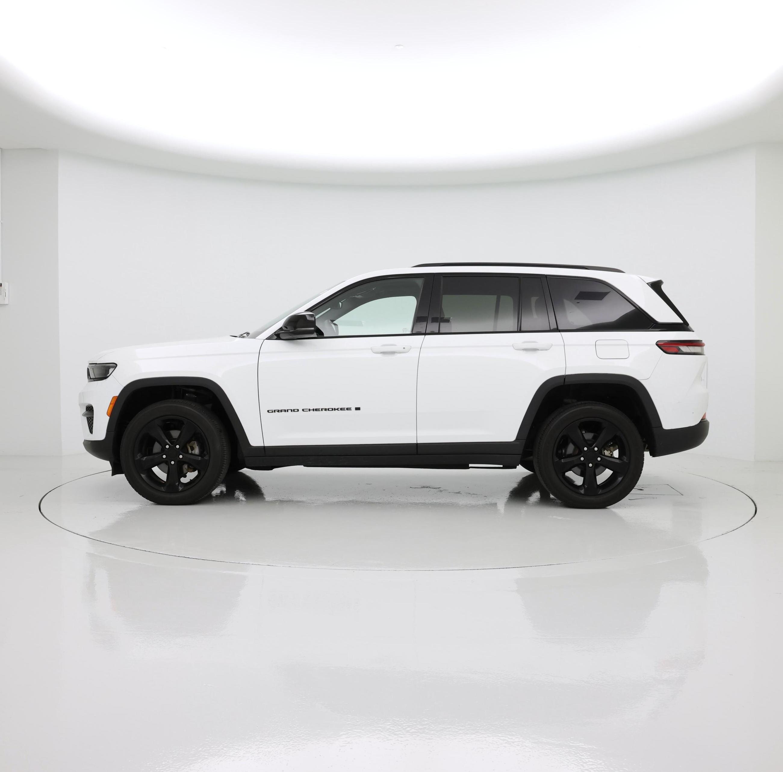 Thumbnail: 2023 Jeep Grand Cherokee - 3