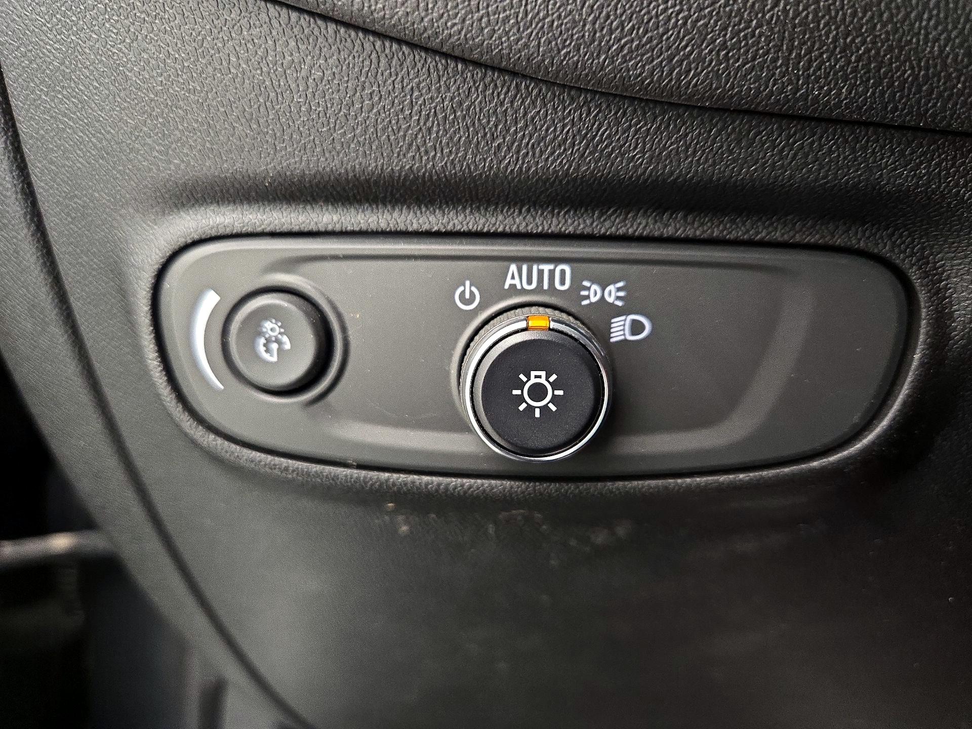 Thumbnail: 2020 Chevrolet Equinox - 13