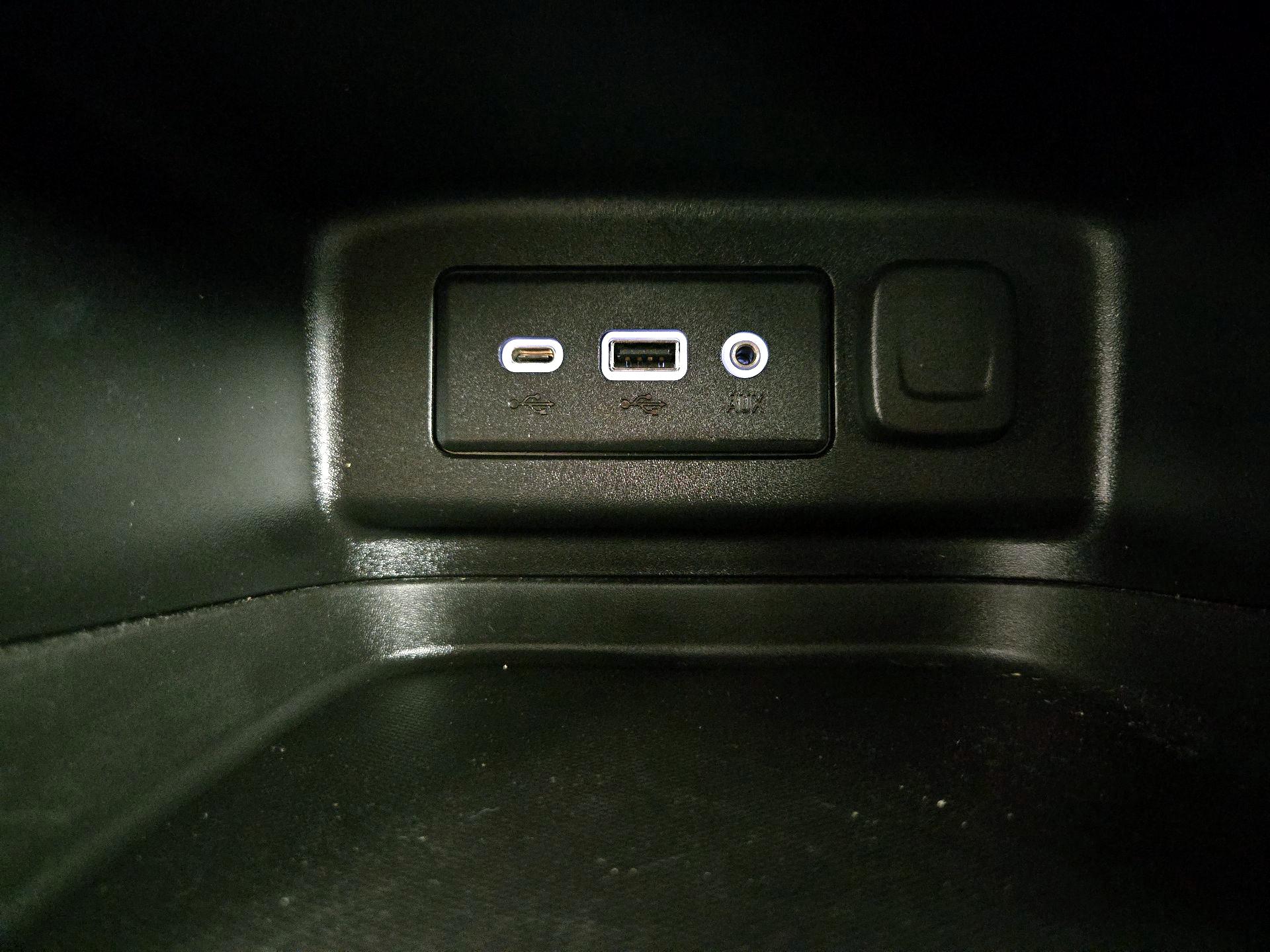 Thumbnail: 2020 Chevrolet Equinox - 18