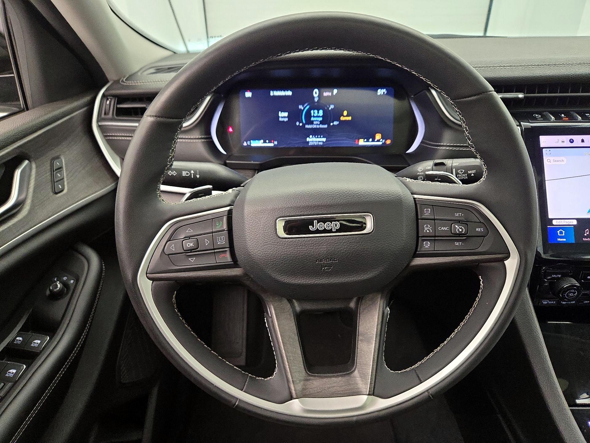 Thumbnail: 2023 Jeep Grand Cherokee L - 10