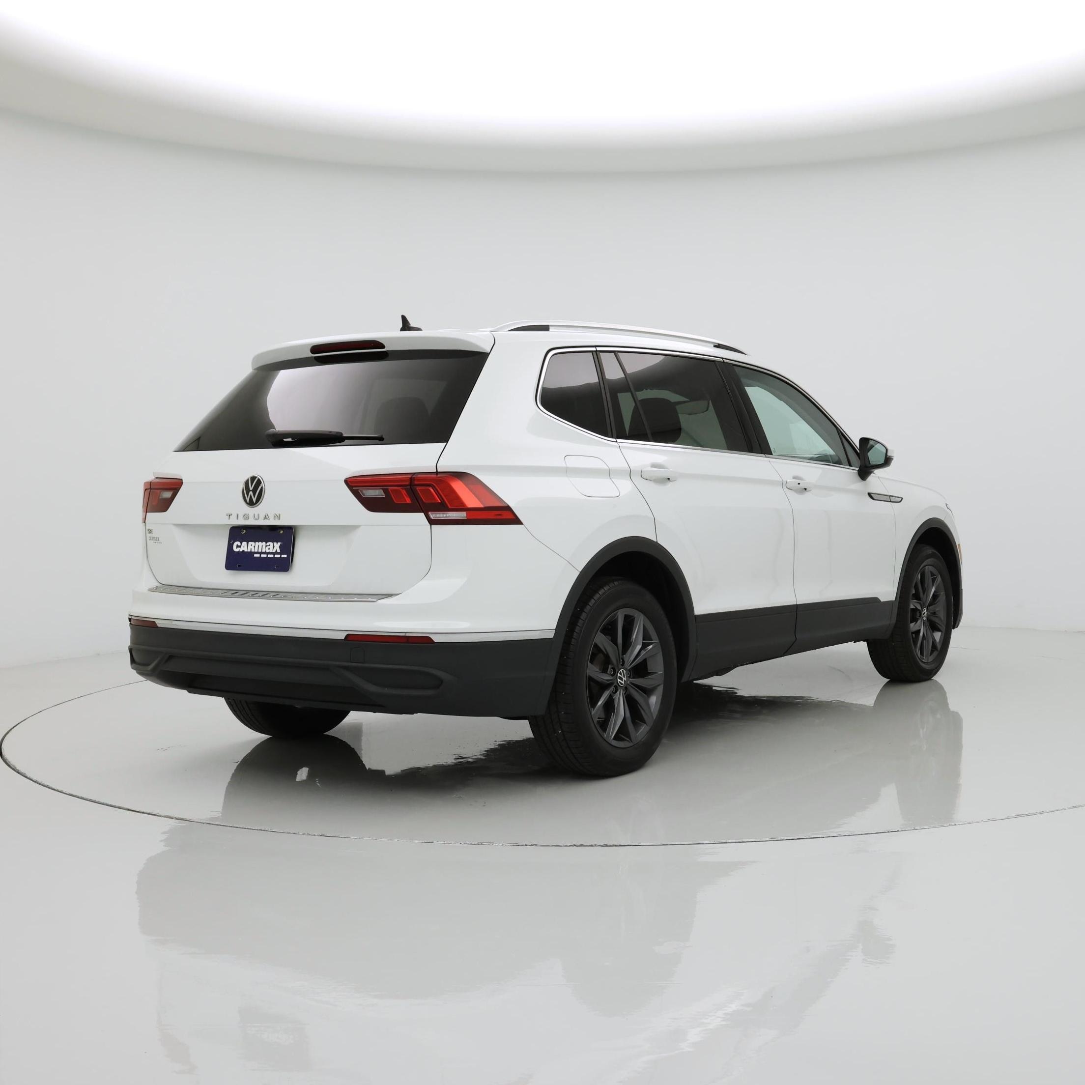 Thumbnail: 2022 Volkswagen Tiguan - 8